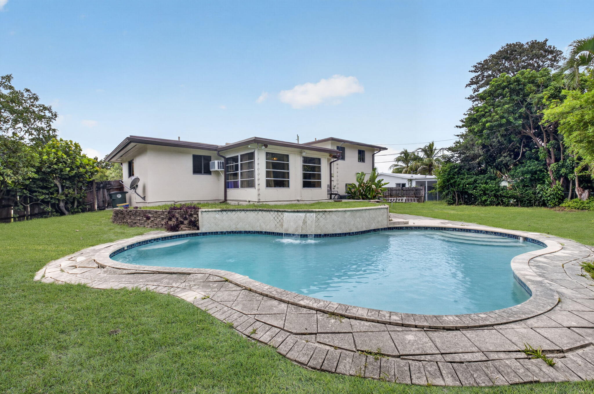 COUNTRY CLUB VILLAGE - Residential