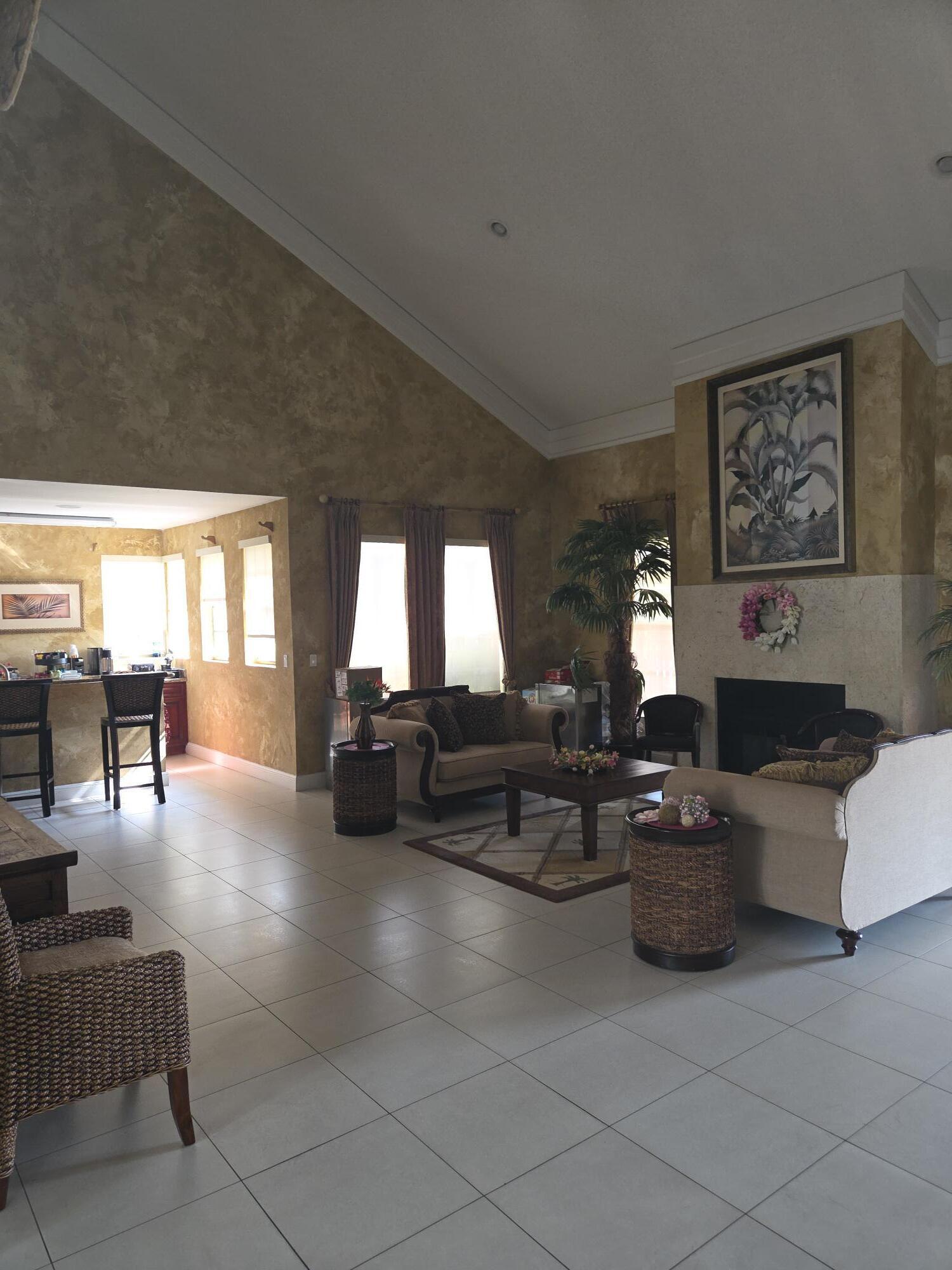 ROYAL POINCIANA CONDO - Residential Lease