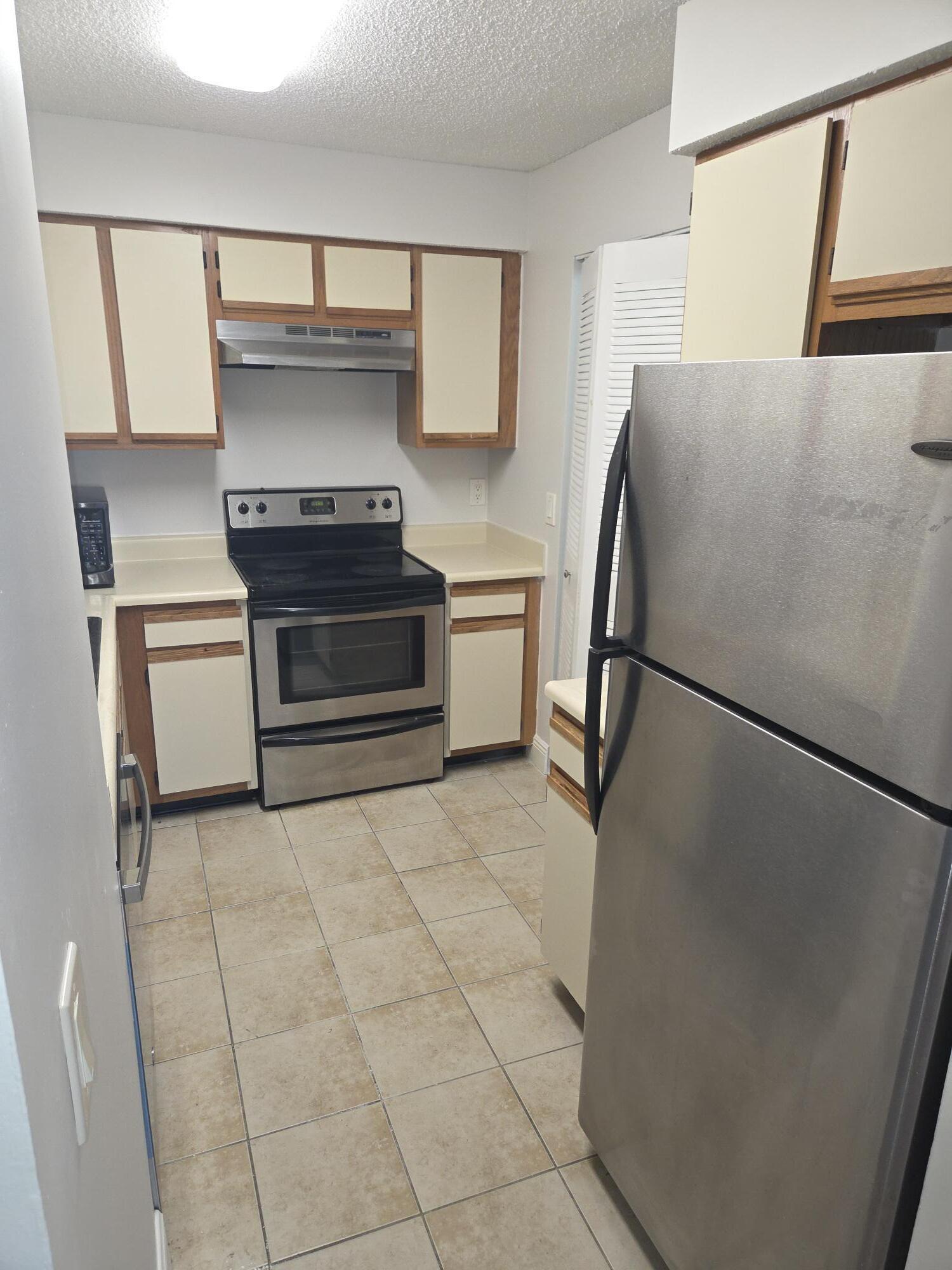 ROYAL POINCIANA CONDO - Residential Lease
