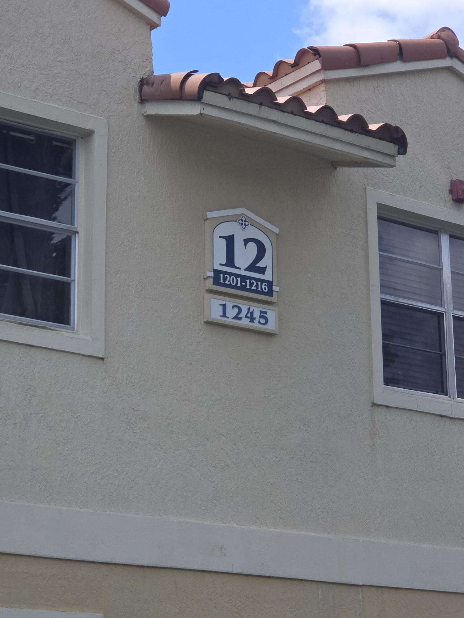 ROYAL POINCIANA CONDO - Residential Lease