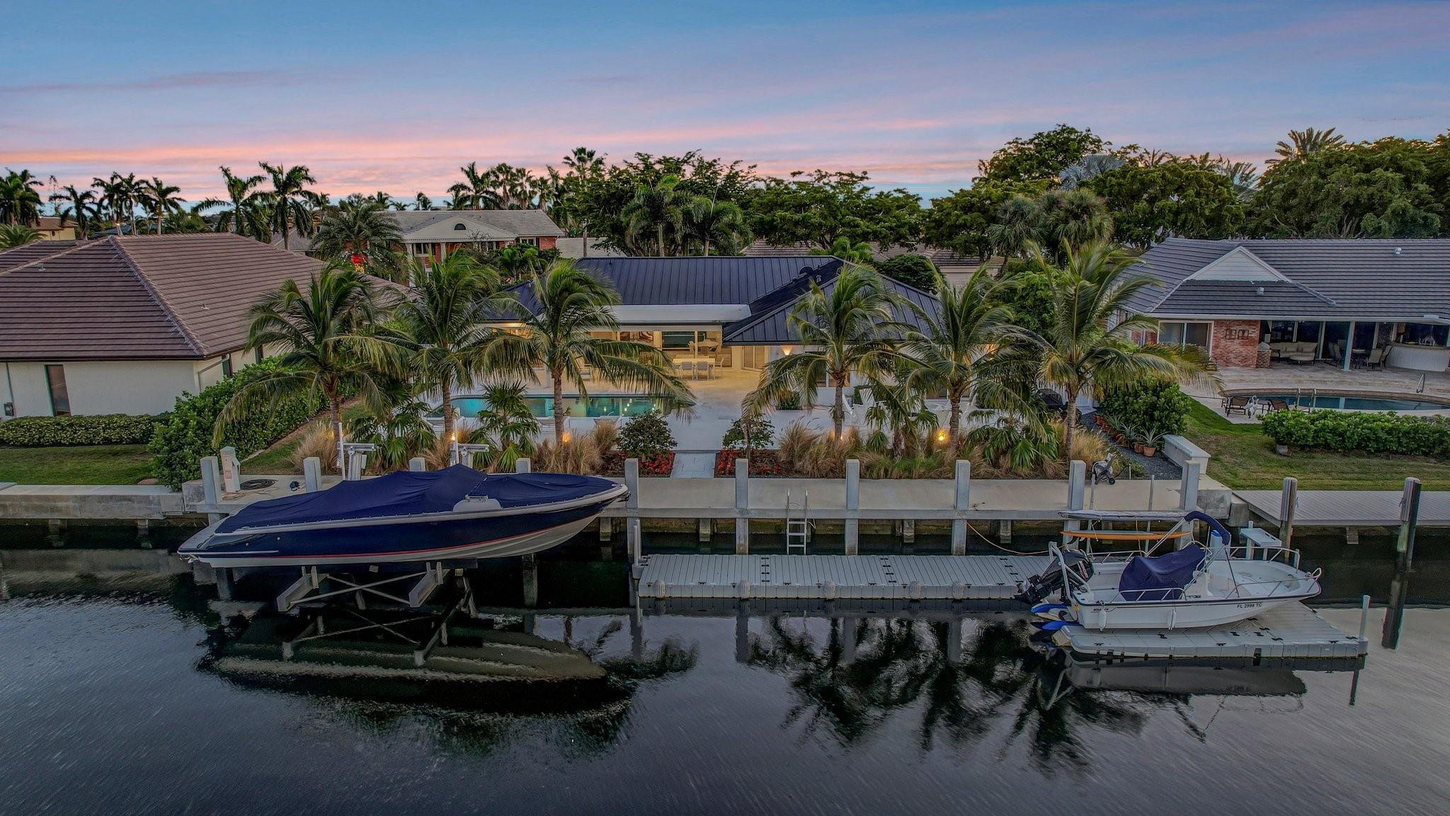 BAY COLONY - Residential