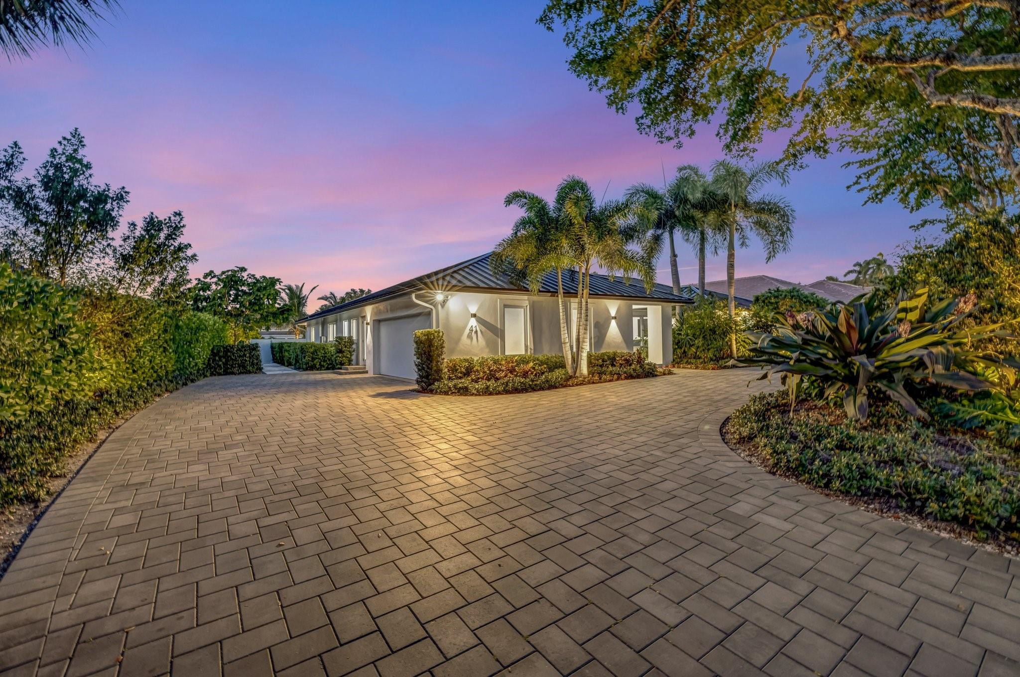 BAY COLONY - Residential