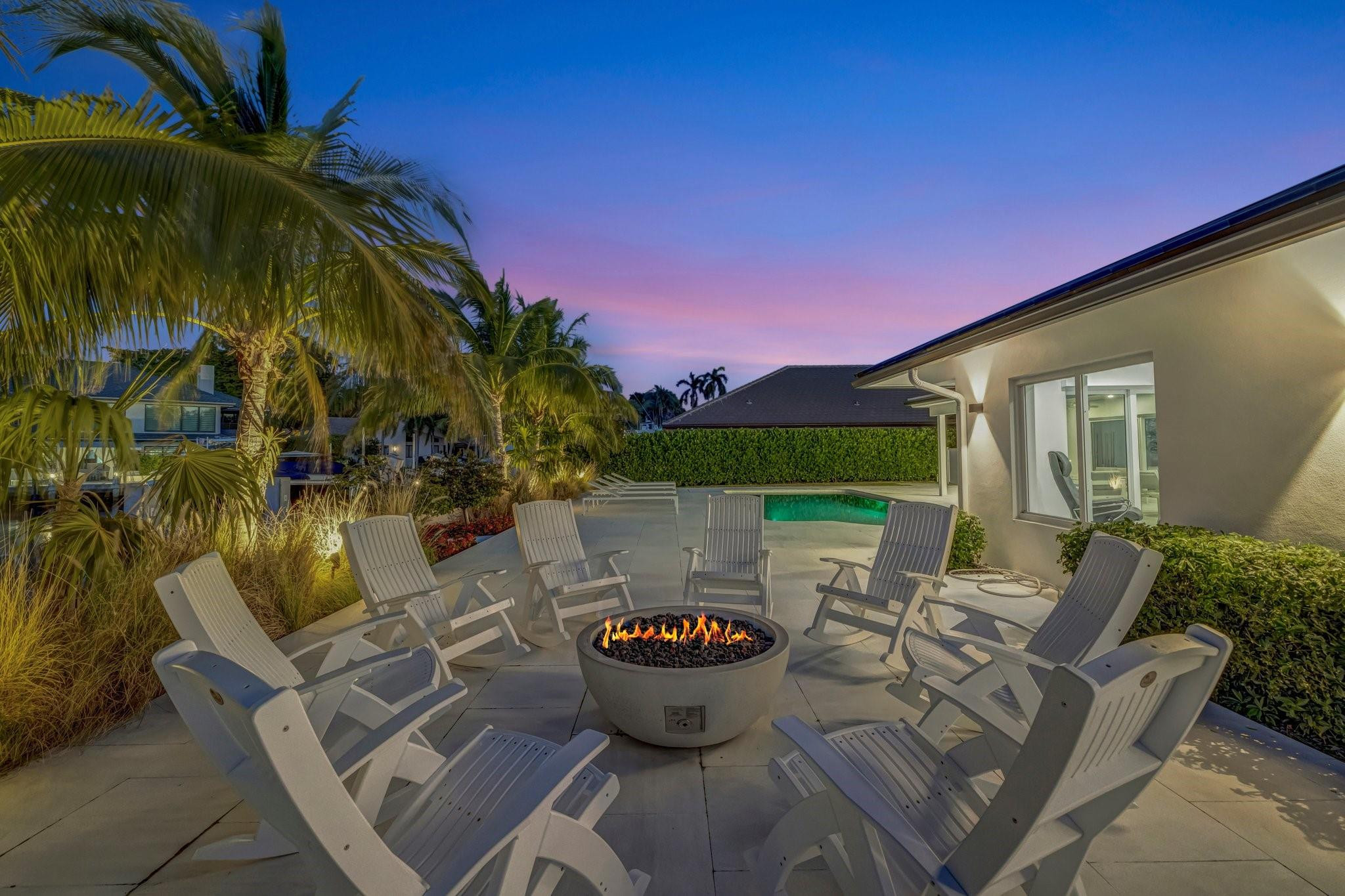 BAY COLONY - Residential