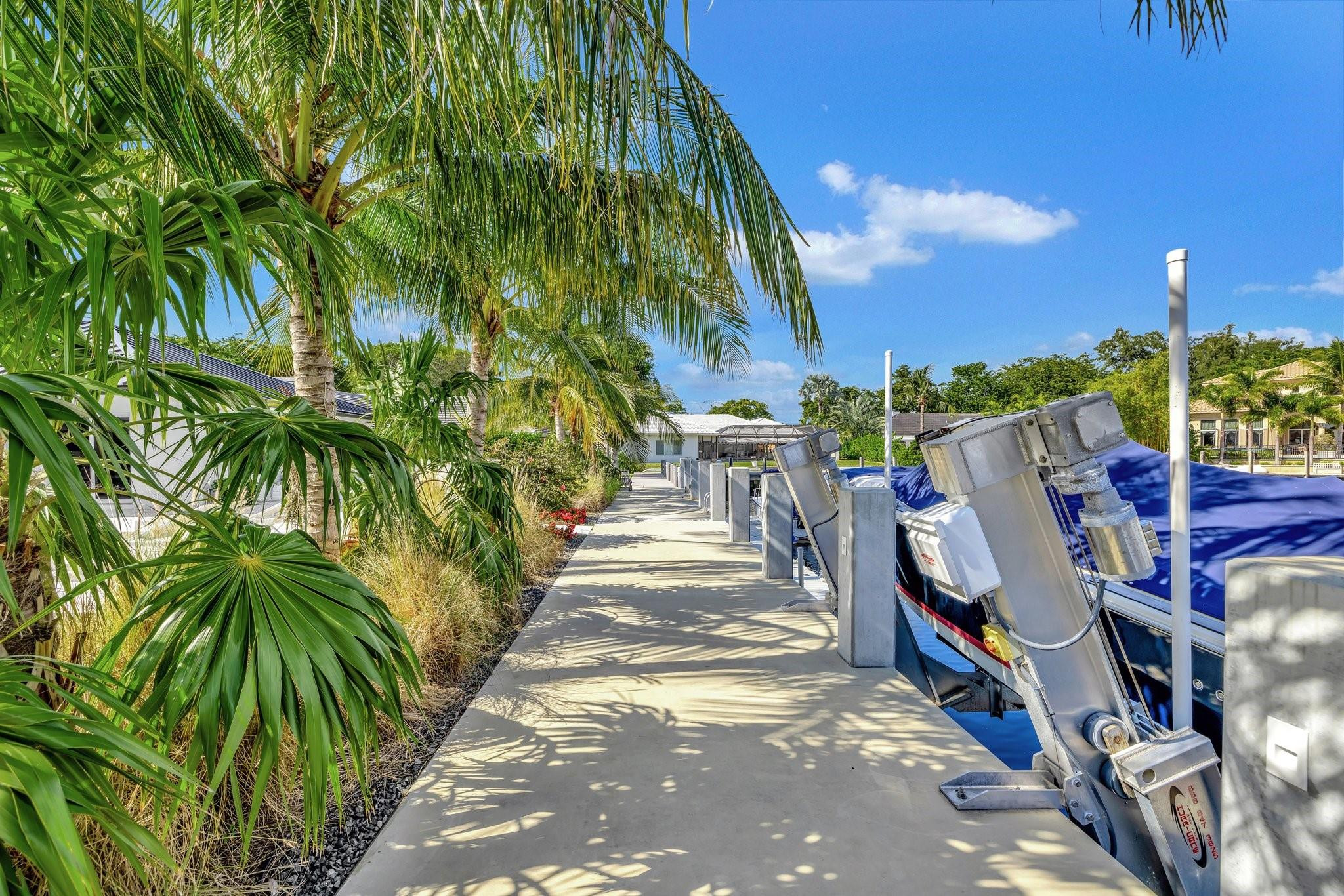 BAY COLONY - Residential