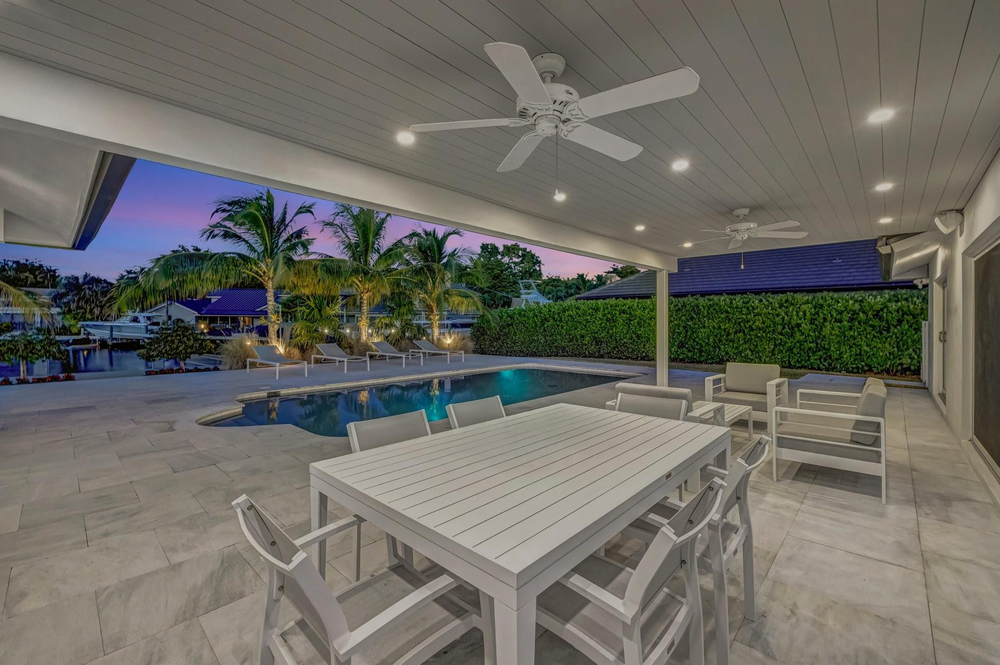 BAY COLONY - Residential