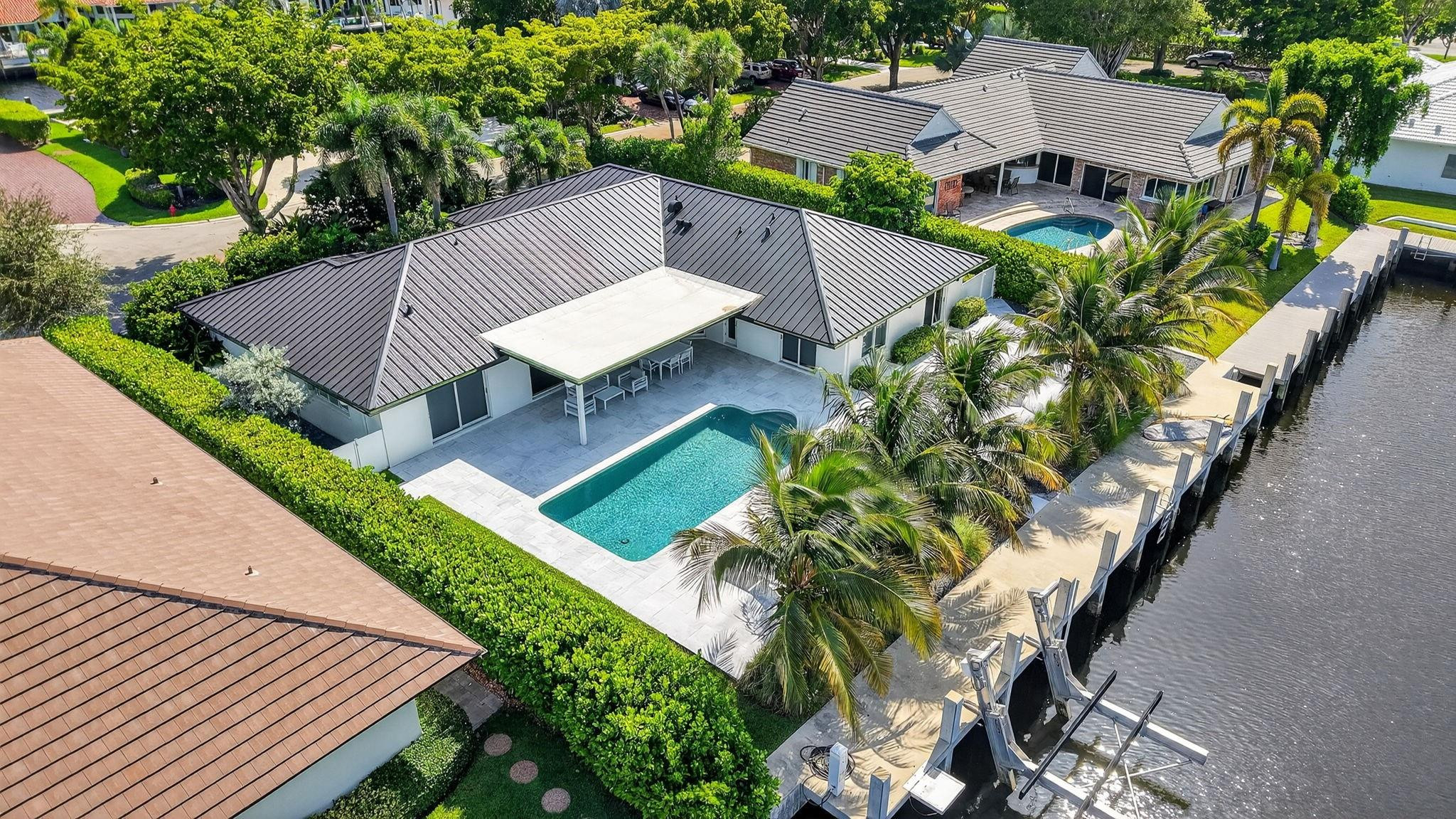 BAY COLONY - Residential