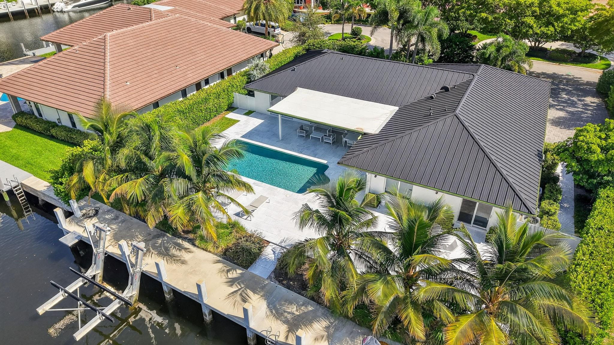 BAY COLONY - Residential