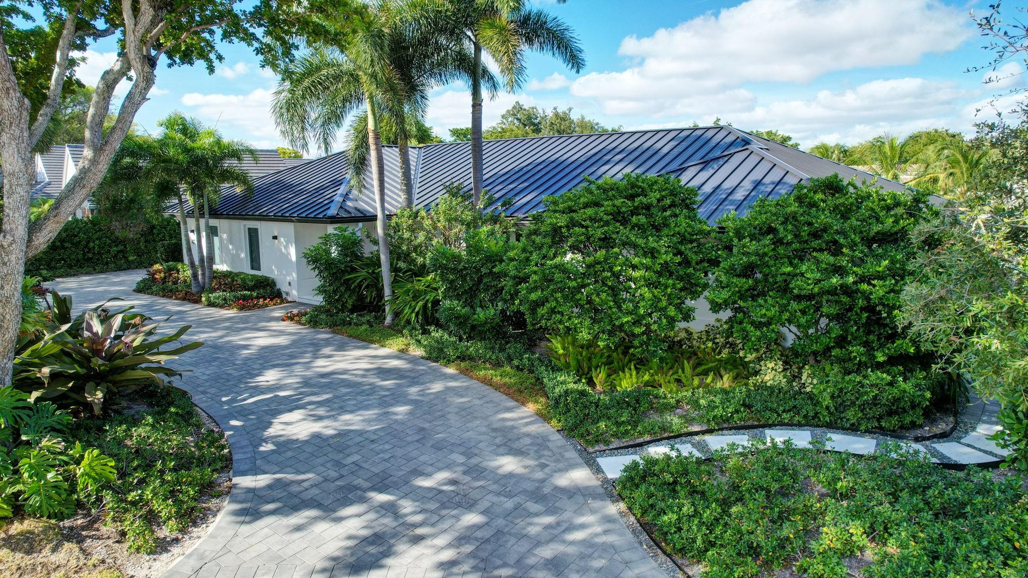 BAY COLONY - Residential