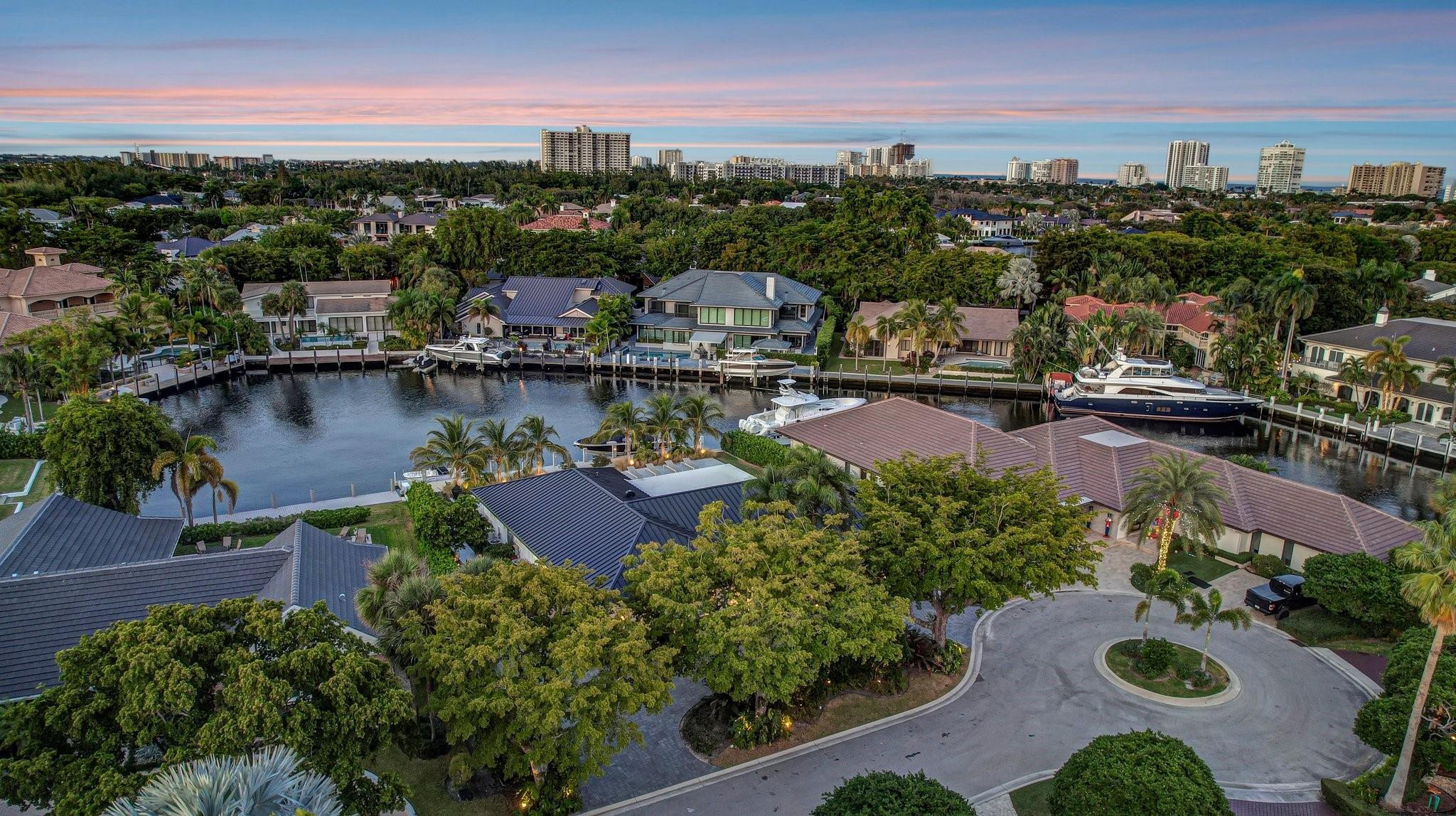 BAY COLONY - Residential