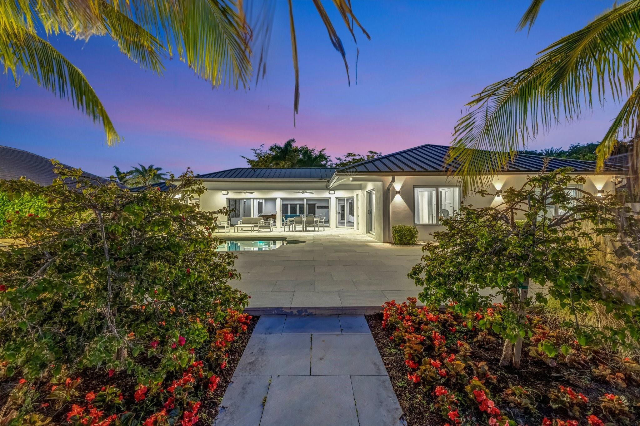 BAY COLONY - Residential