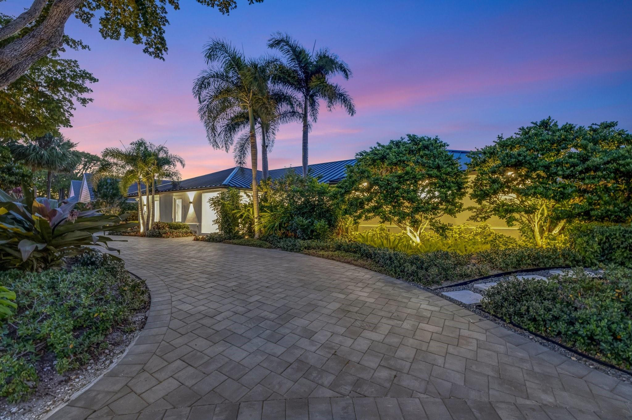 BAY COLONY - Residential