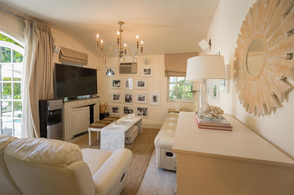 OCEAN PARK H W ROBBINS - Residential