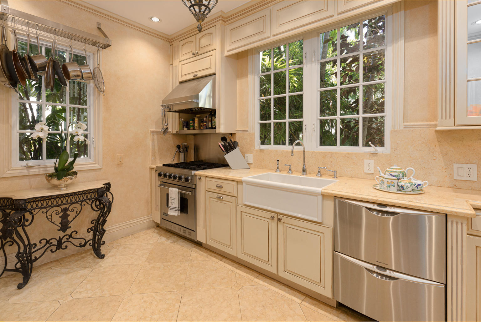 OCEAN PARK H W ROBBINS - Residential