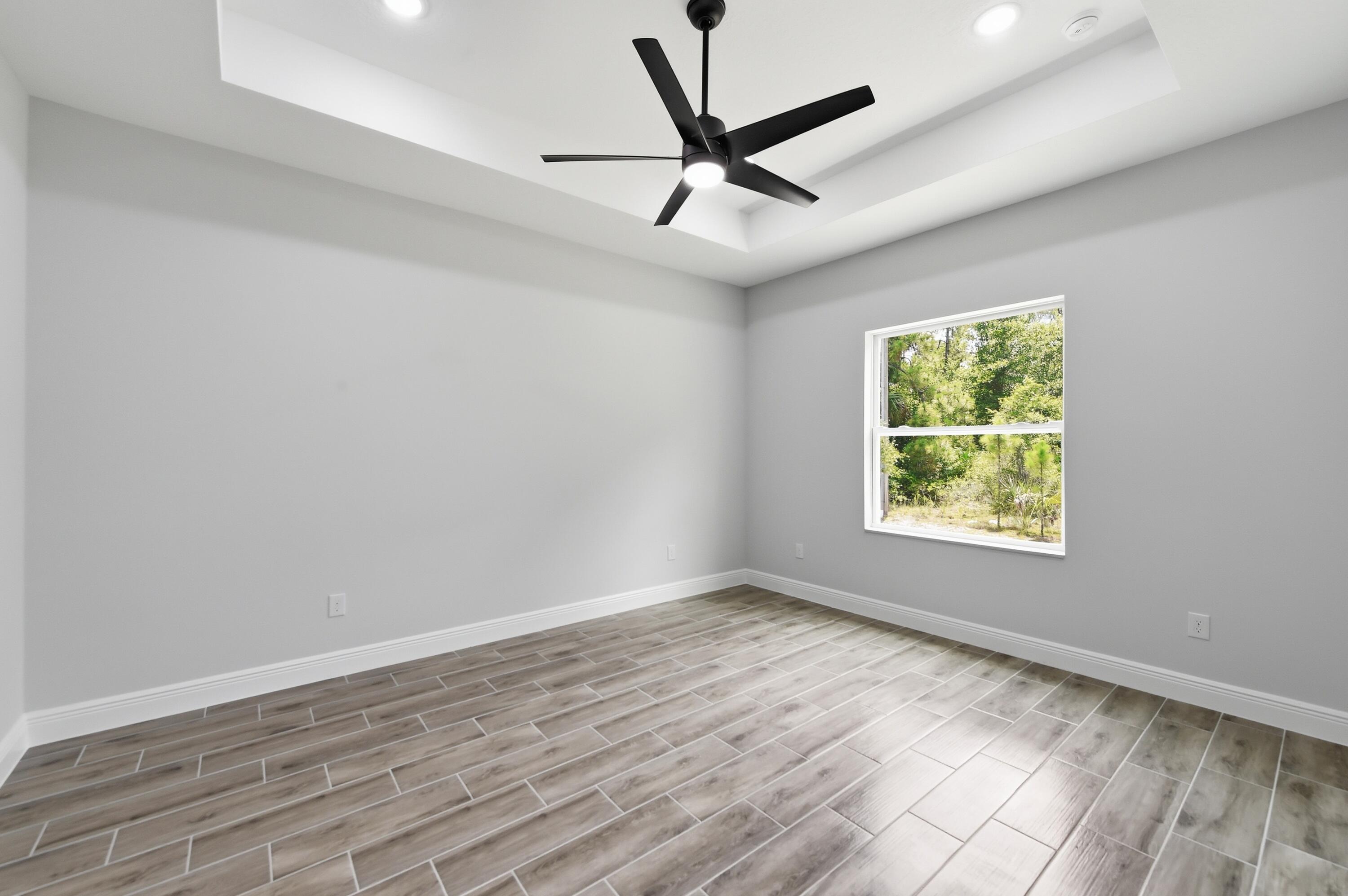 VERO LAKE ESTATES UNIT G - Residential