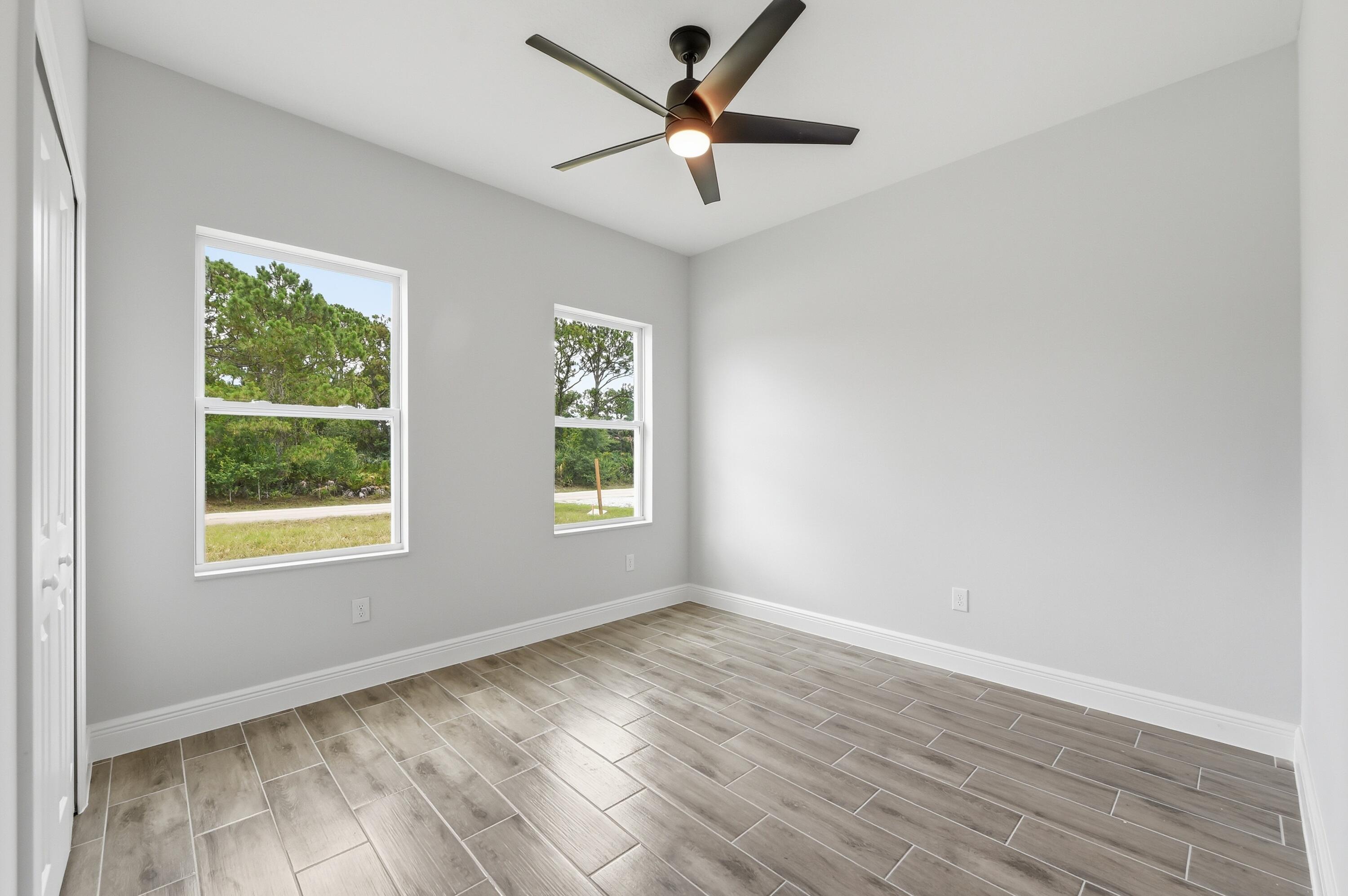 VERO LAKE ESTATES UNIT G - Residential