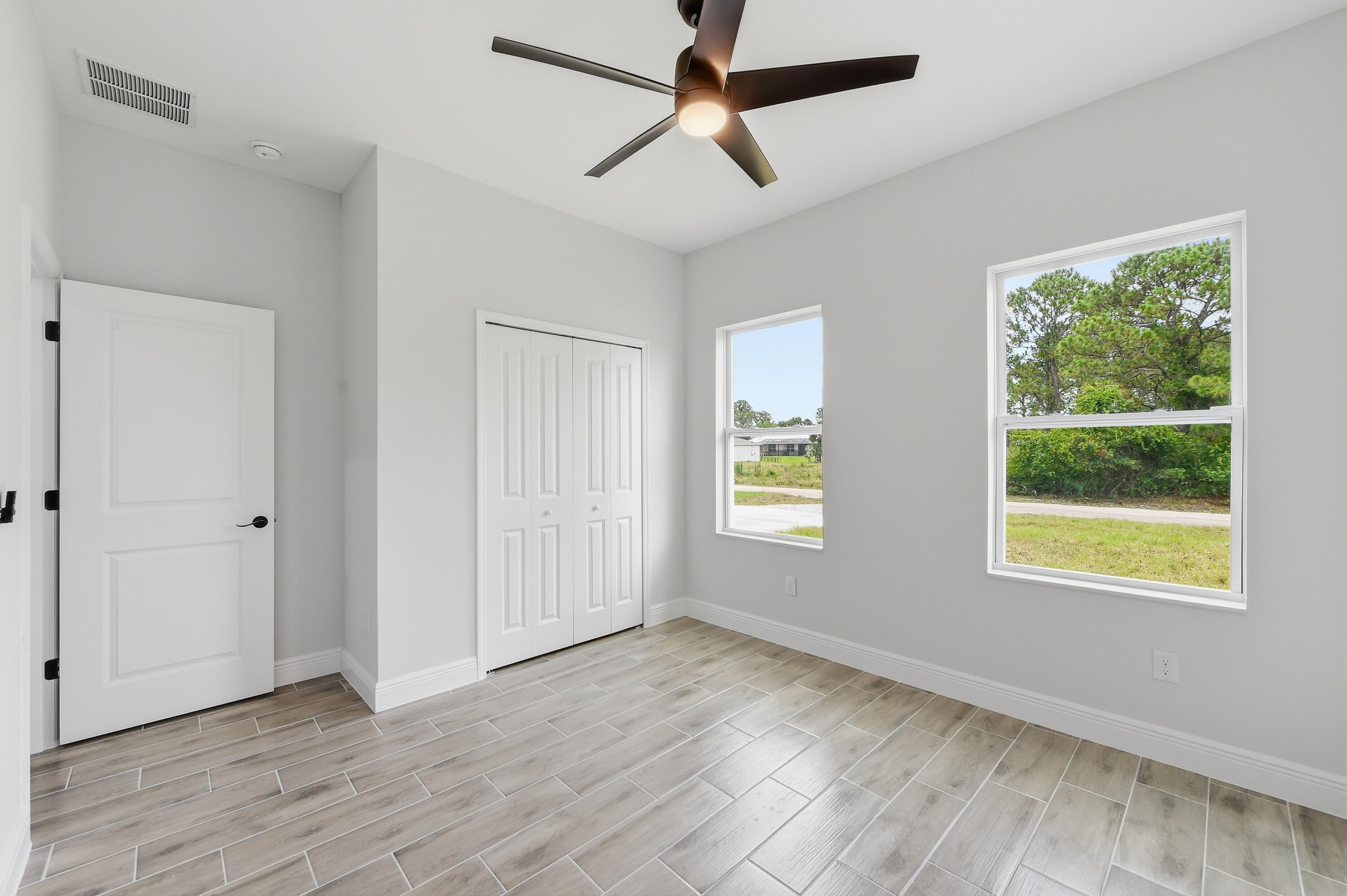 VERO LAKE ESTATES UNIT G - Residential
