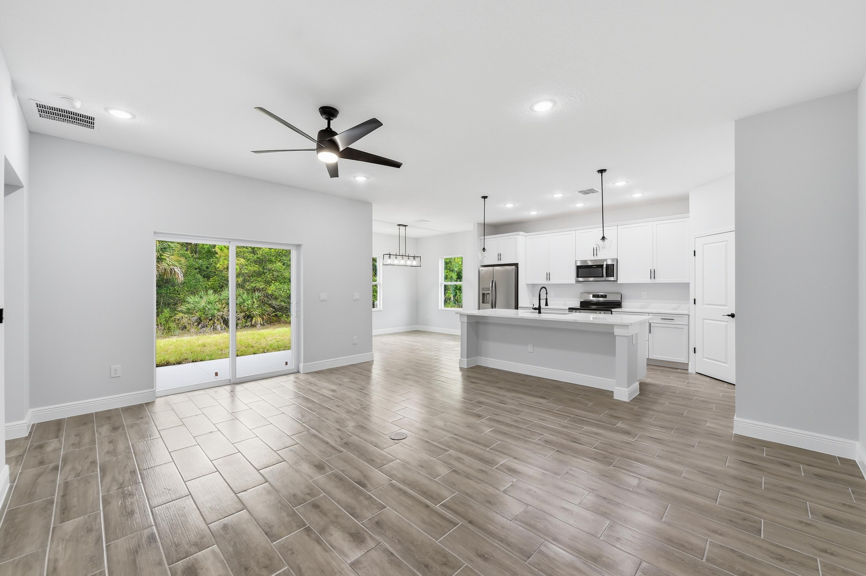 VERO LAKE ESTATES UNIT G - Residential
