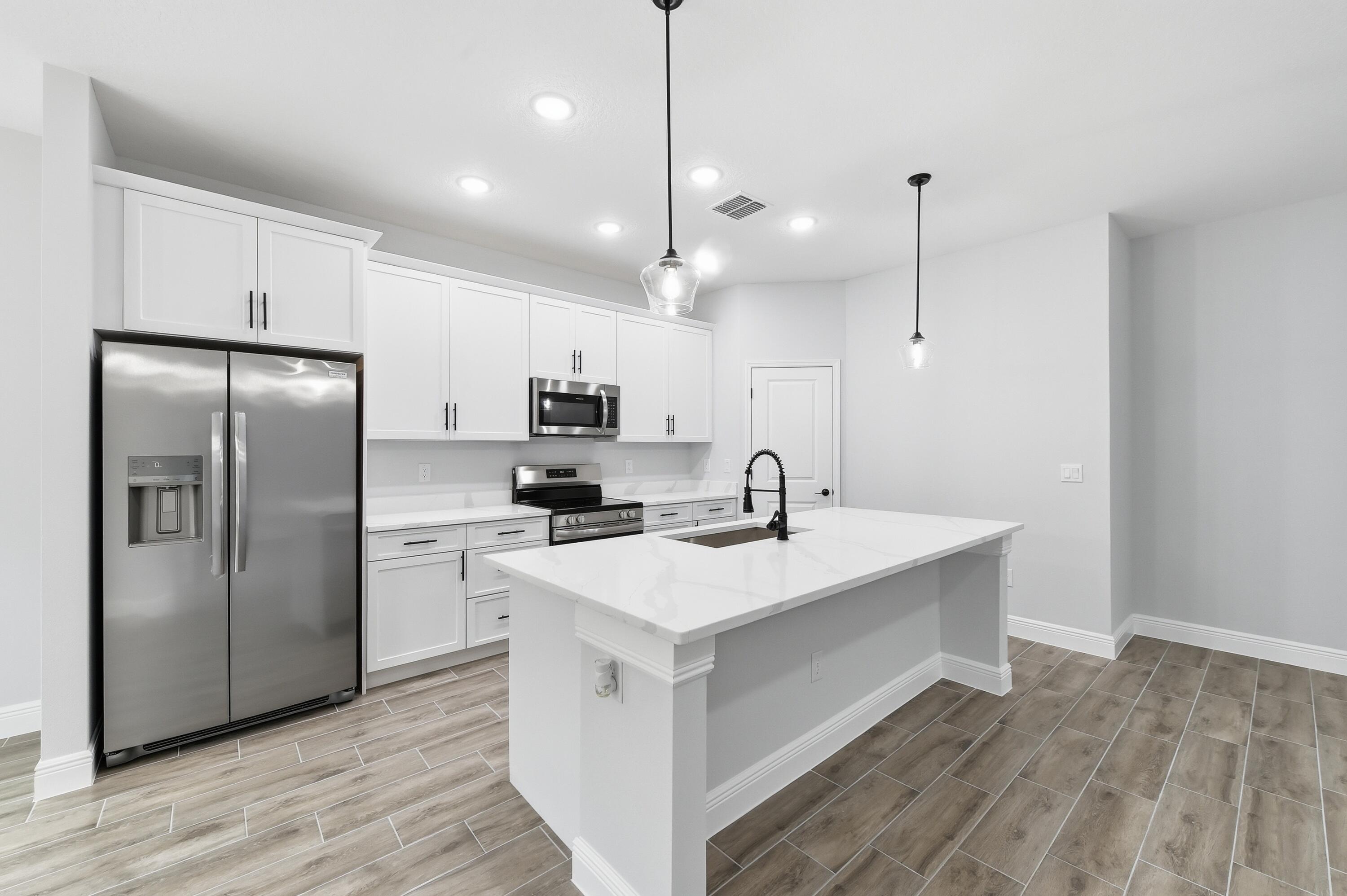 VERO LAKE ESTATES UNIT G - Residential