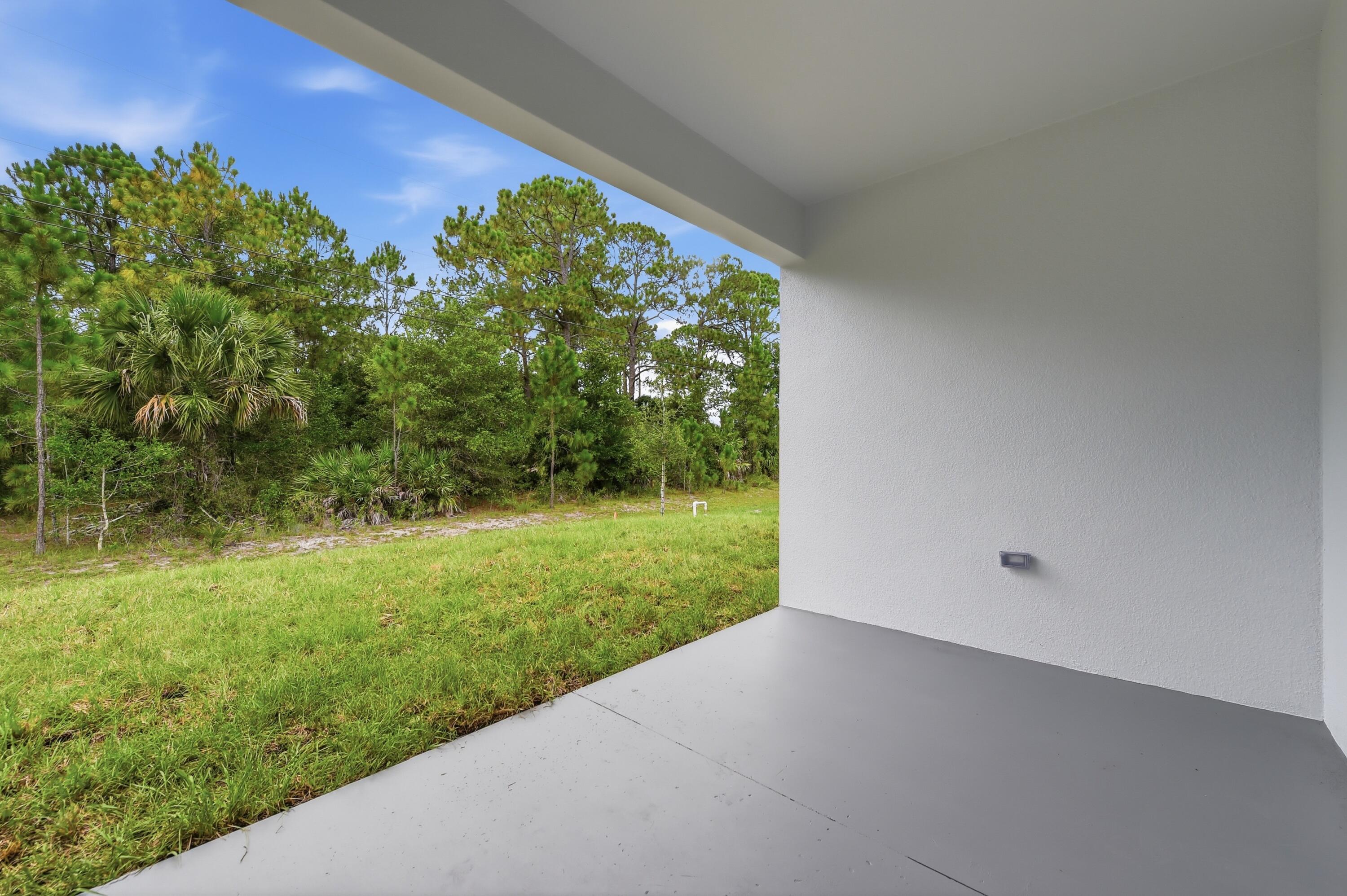 VERO LAKE ESTATES UNIT G - Residential