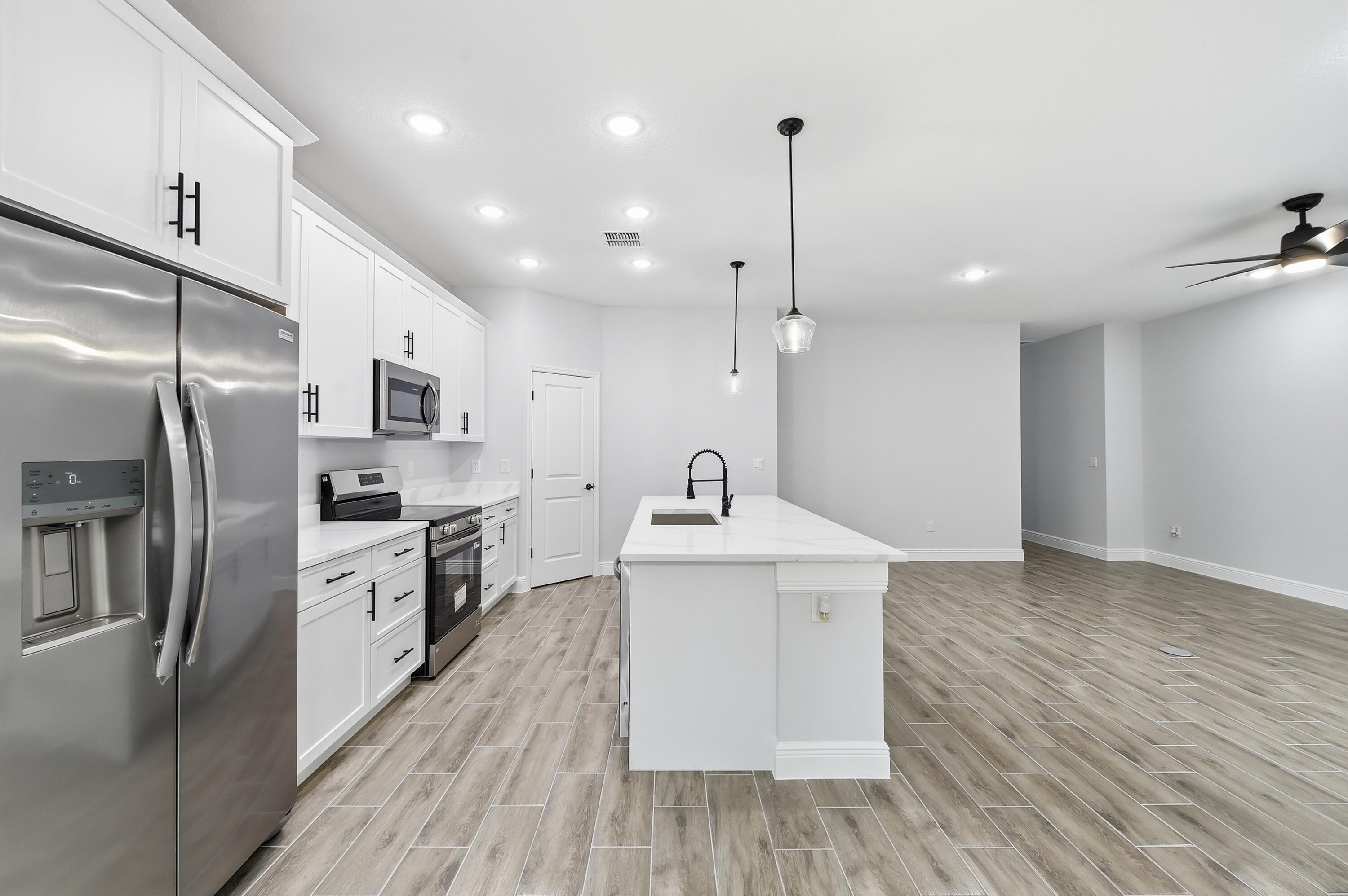 VERO LAKE ESTATES UNIT G - Residential