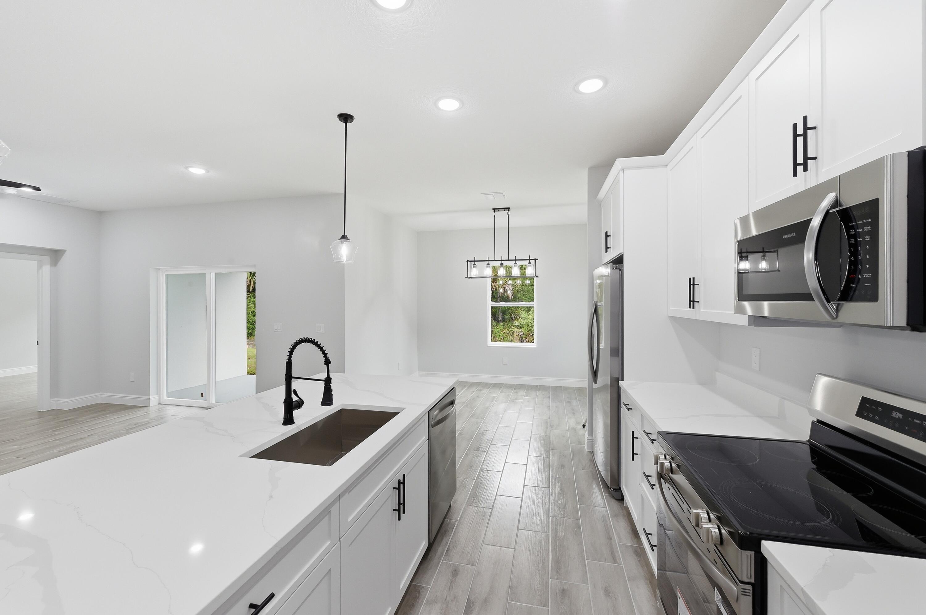 VERO LAKE ESTATES UNIT G - Residential