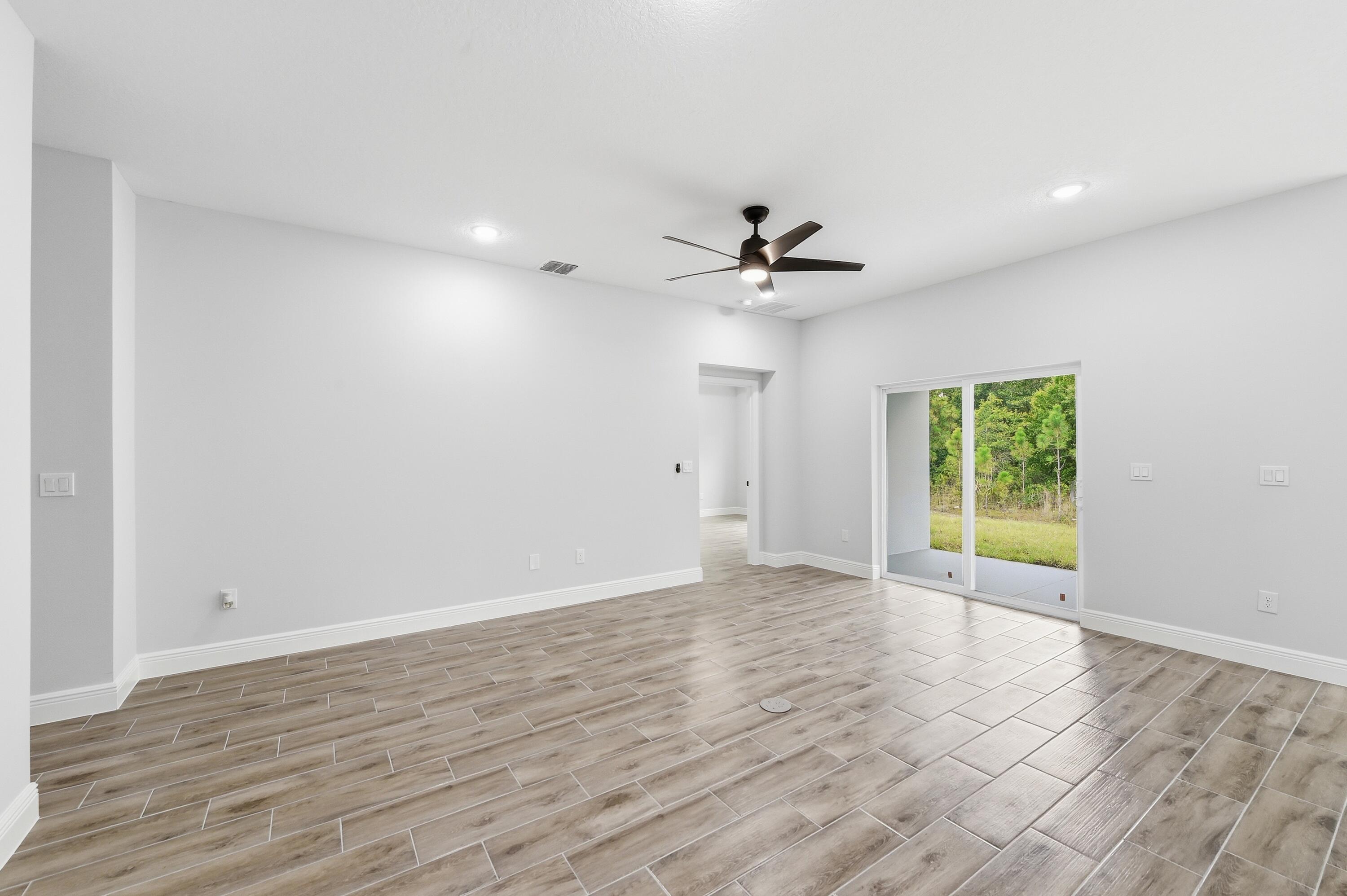 VERO LAKE ESTATES UNIT G - Residential