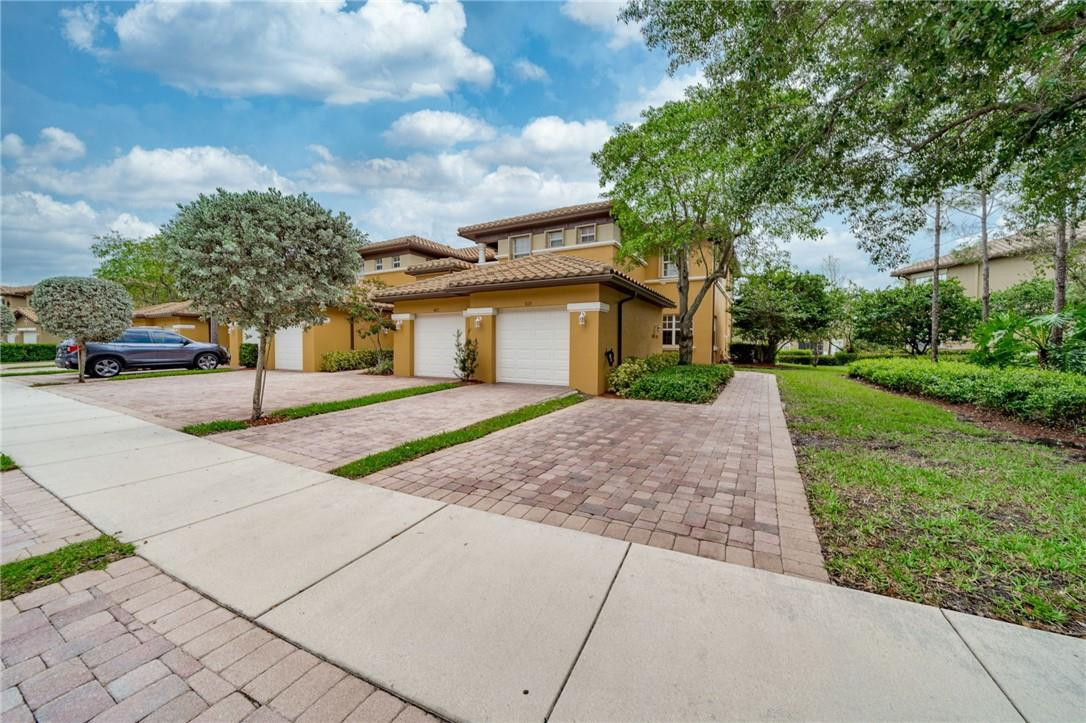 CYPRESS POINTE II AT HERON BAY - Residential Lease