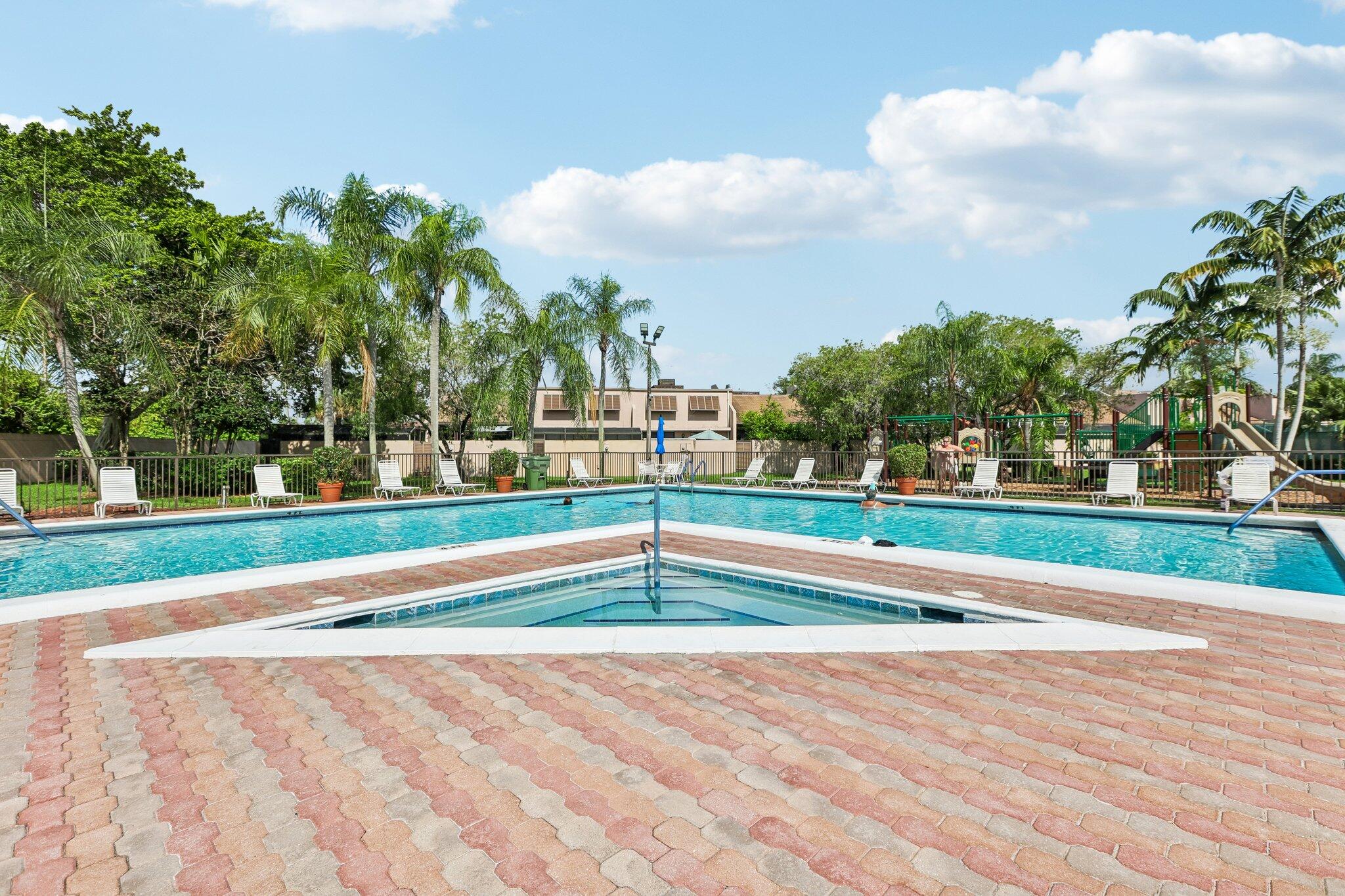 PEMBROKE LAKES SECTION SEVEN - Residential