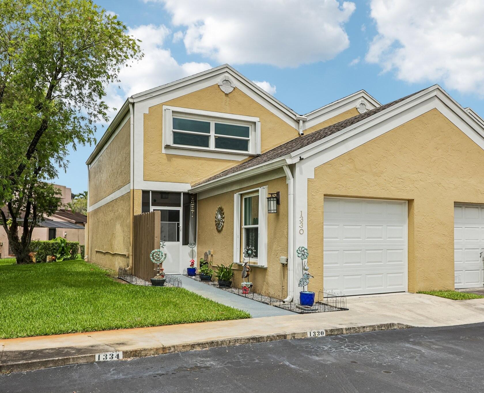 PEMBROKE LAKES SECTION SEVEN - Residential