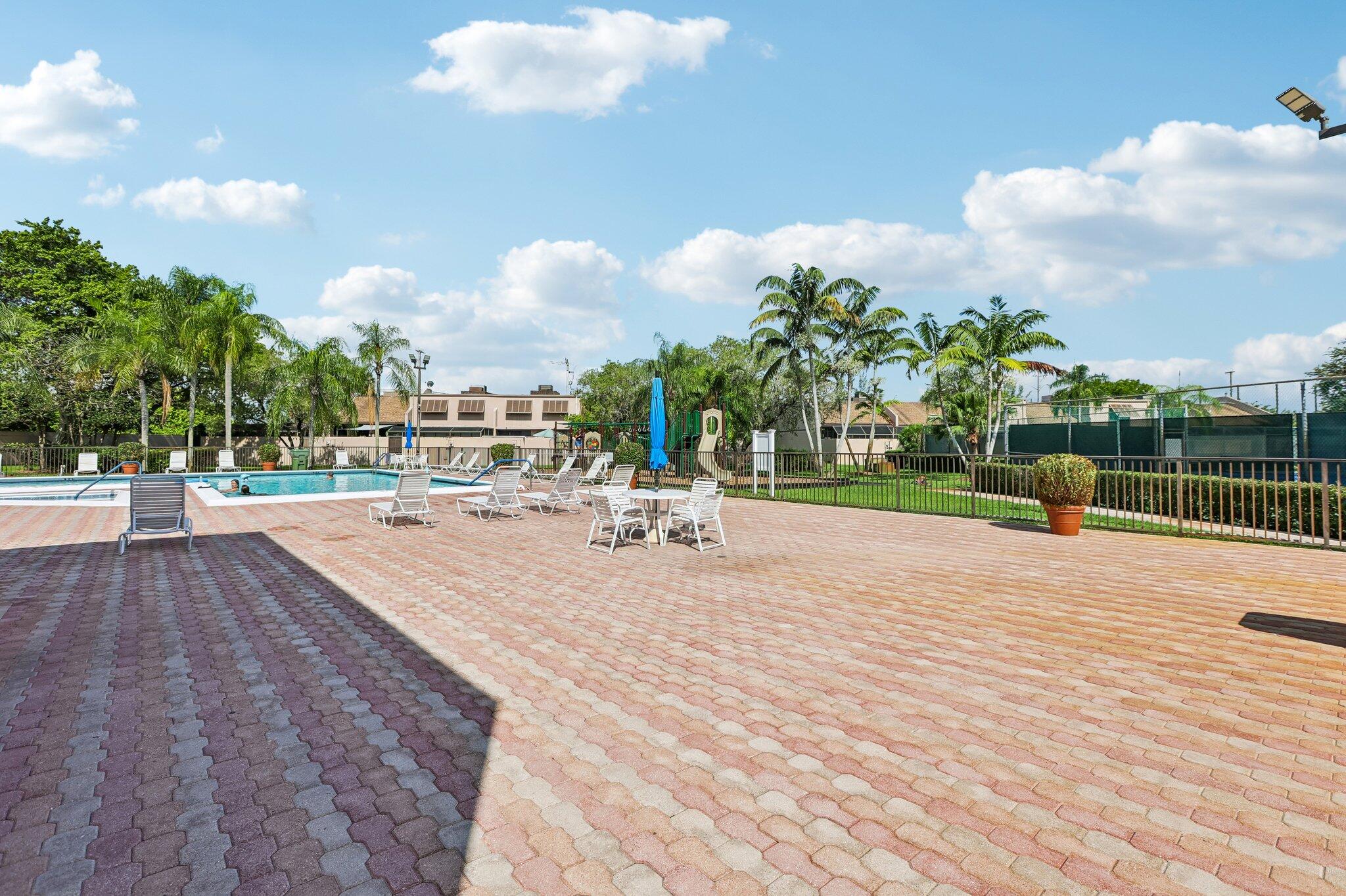 PEMBROKE LAKES SECTION SEVEN - Residential