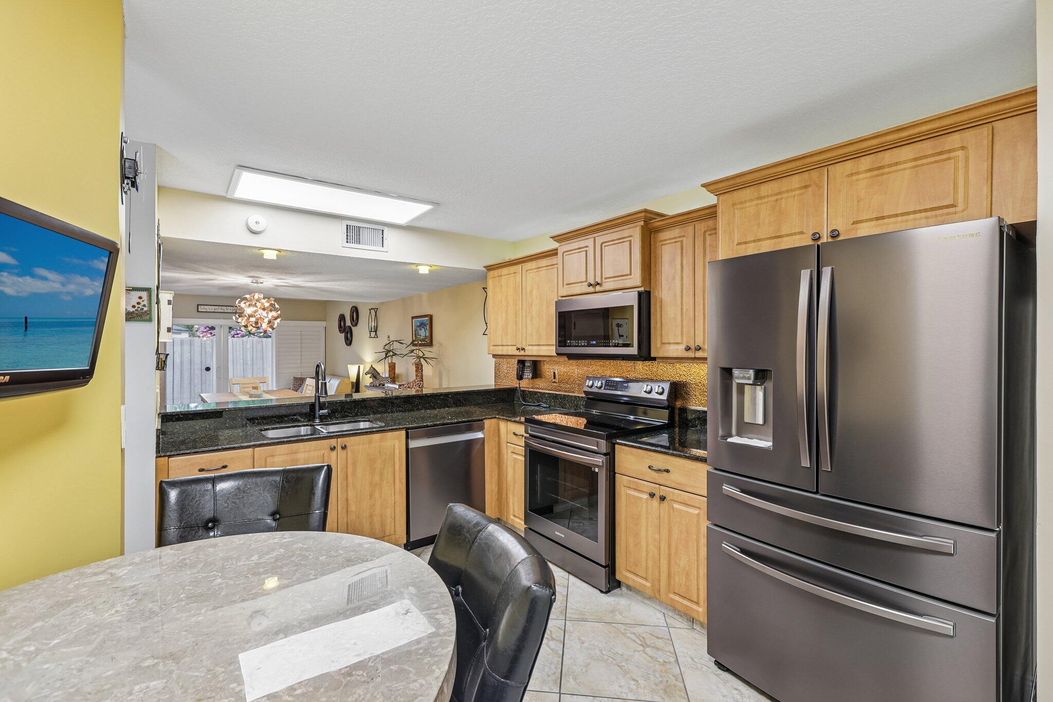 PEMBROKE LAKES SECTION SEVEN - Residential
