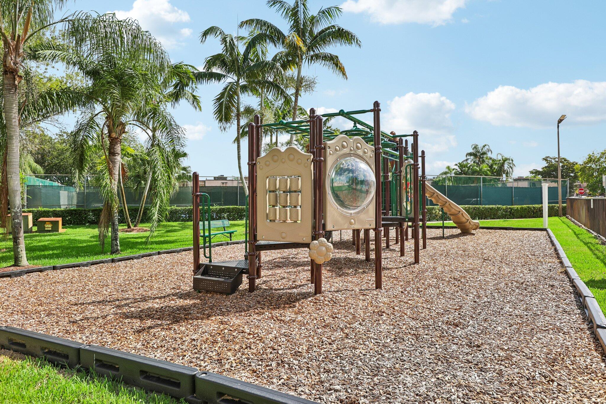 PEMBROKE LAKES SECTION SEVEN - Residential
