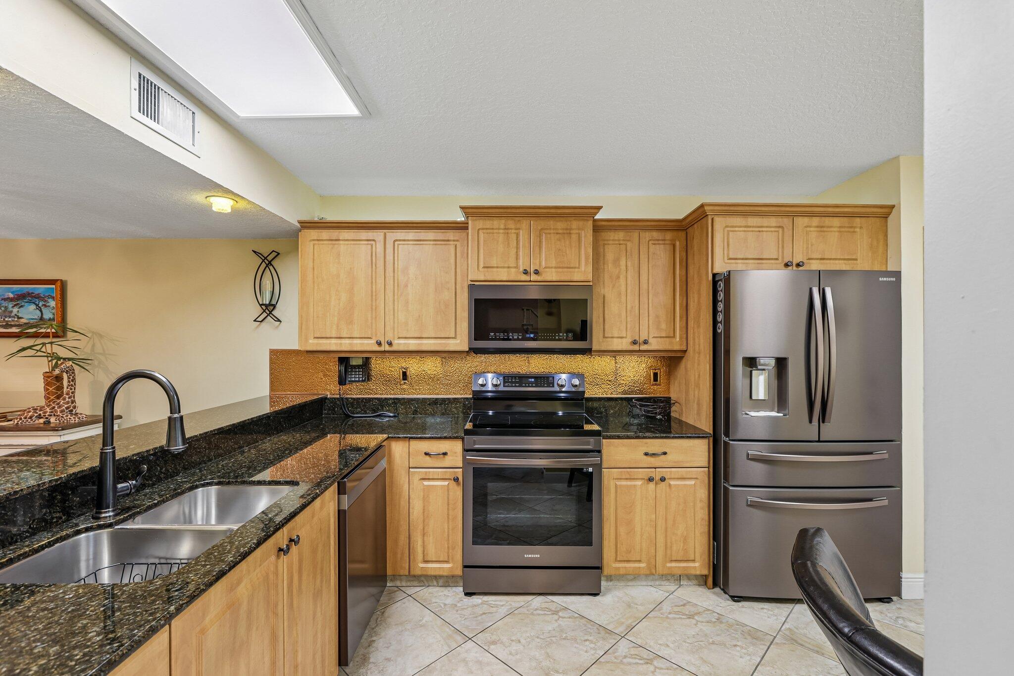 PEMBROKE LAKES SECTION SEVEN - Residential