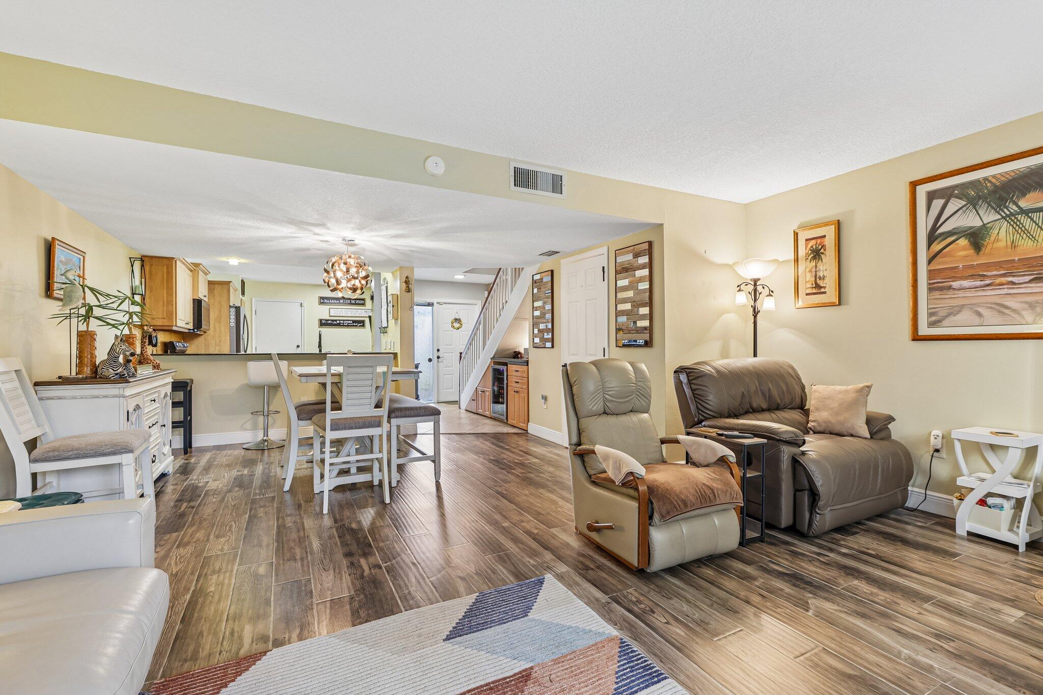 PEMBROKE LAKES SECTION SEVEN - Residential