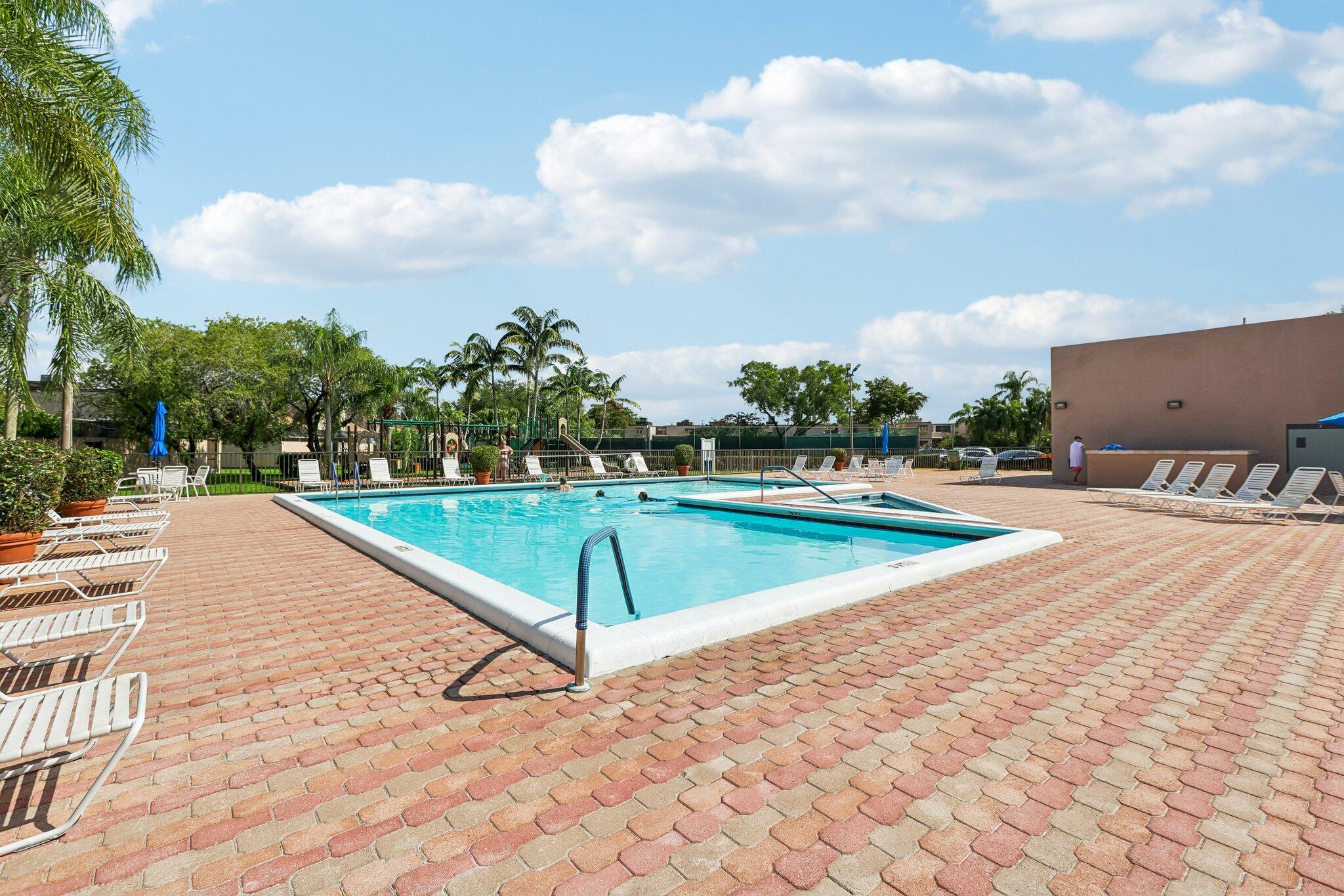 PEMBROKE LAKES SECTION SEVEN - Residential