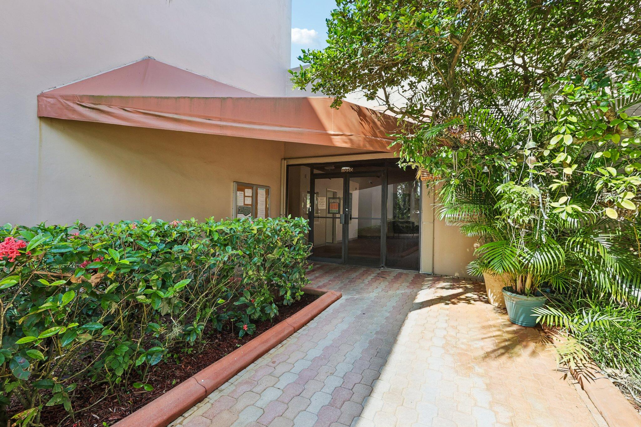 PEMBROKE LAKES SECTION SEVEN - Residential