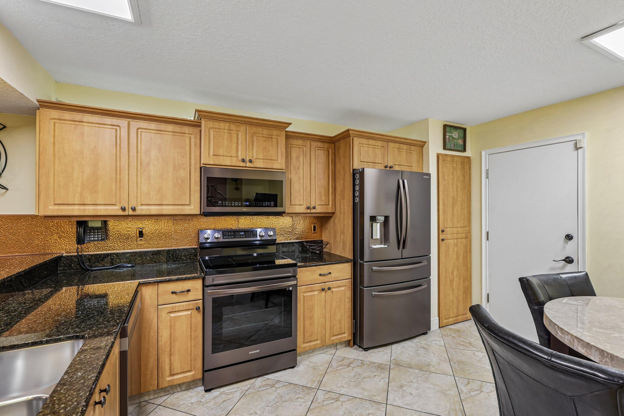 PEMBROKE LAKES SECTION SEVEN - Residential