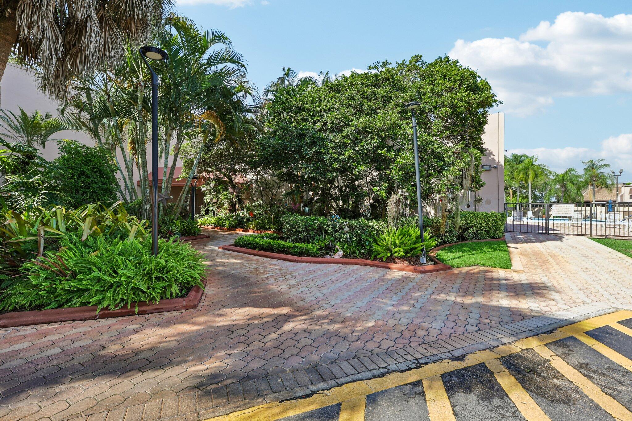 PEMBROKE LAKES SECTION SEVEN - Residential