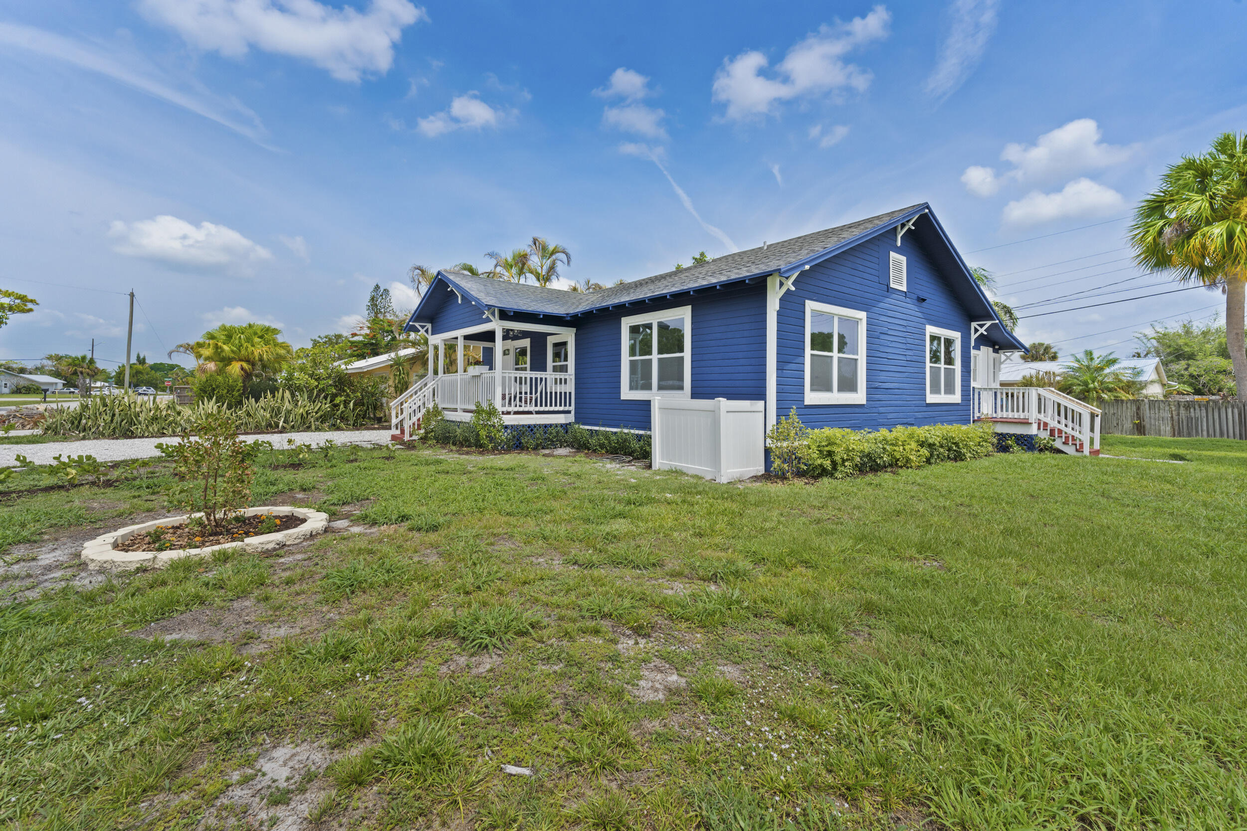 PALM LAKE PARK - Residential Lease