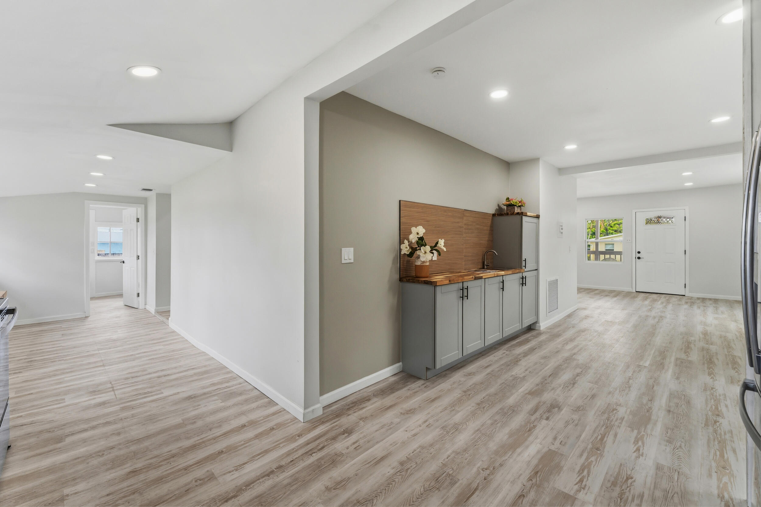 PALM LAKE PARK - Residential Lease