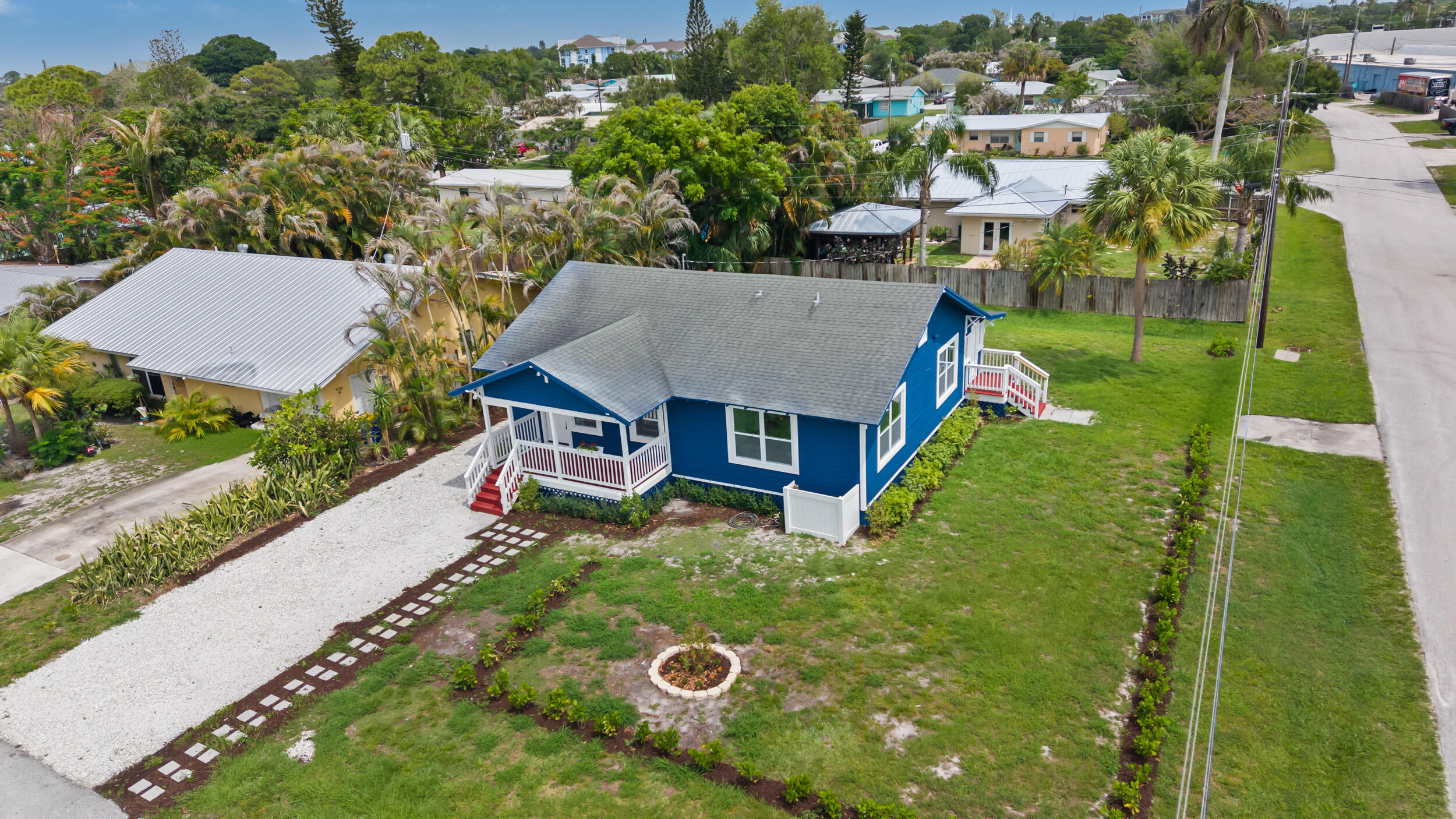 PALM LAKE PARK - Residential Lease