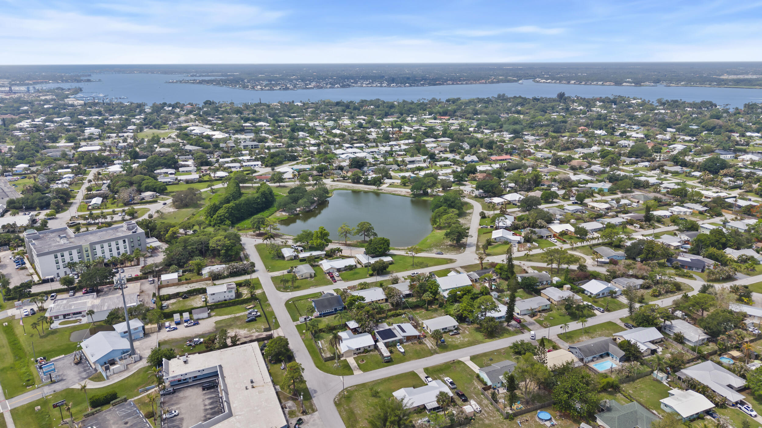 PALM LAKE PARK - Residential Lease