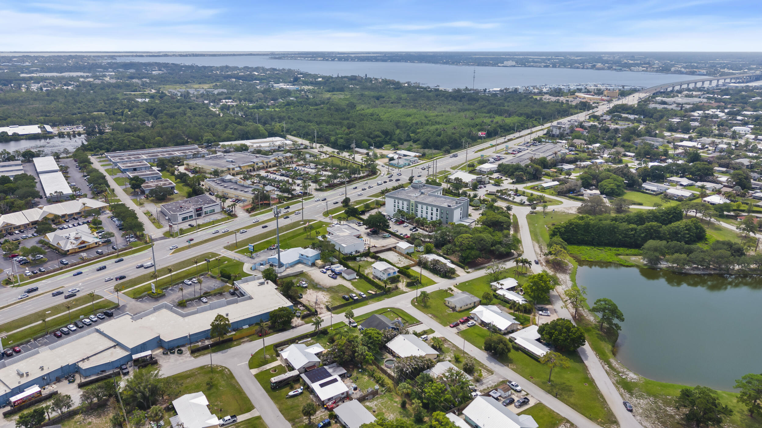 PALM LAKE PARK - Residential Lease