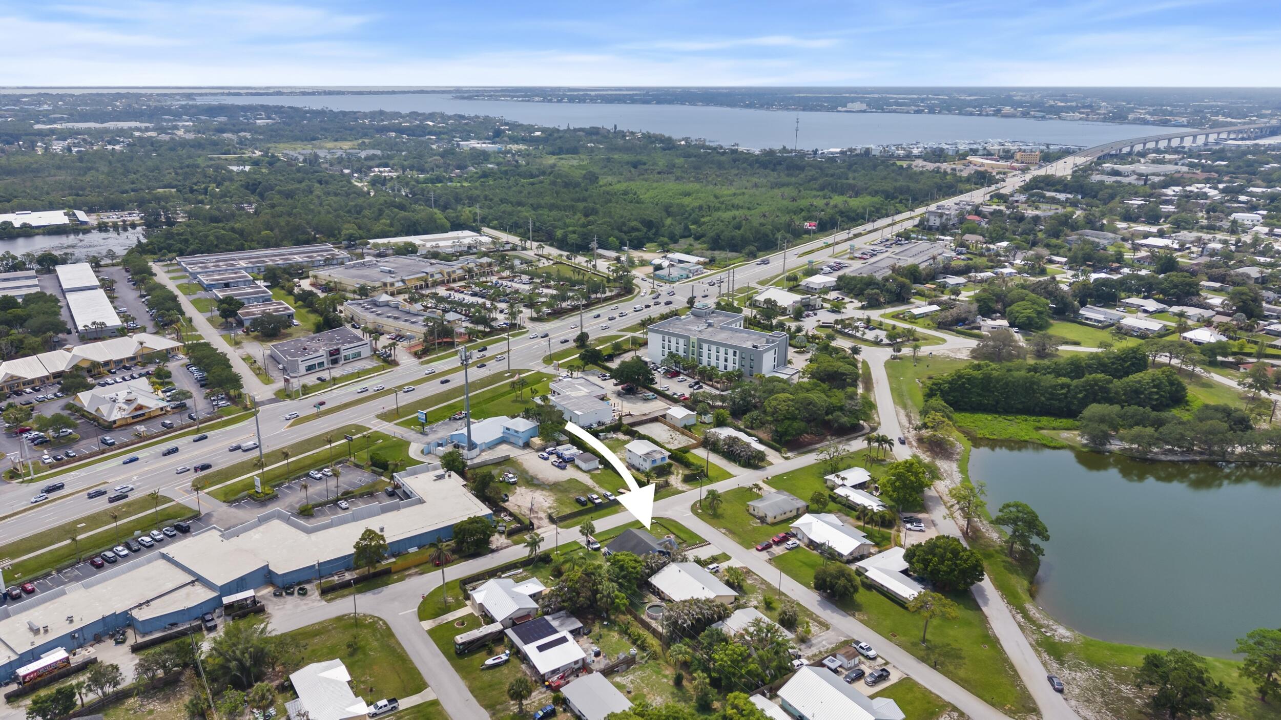 PALM LAKE PARK - Residential Lease