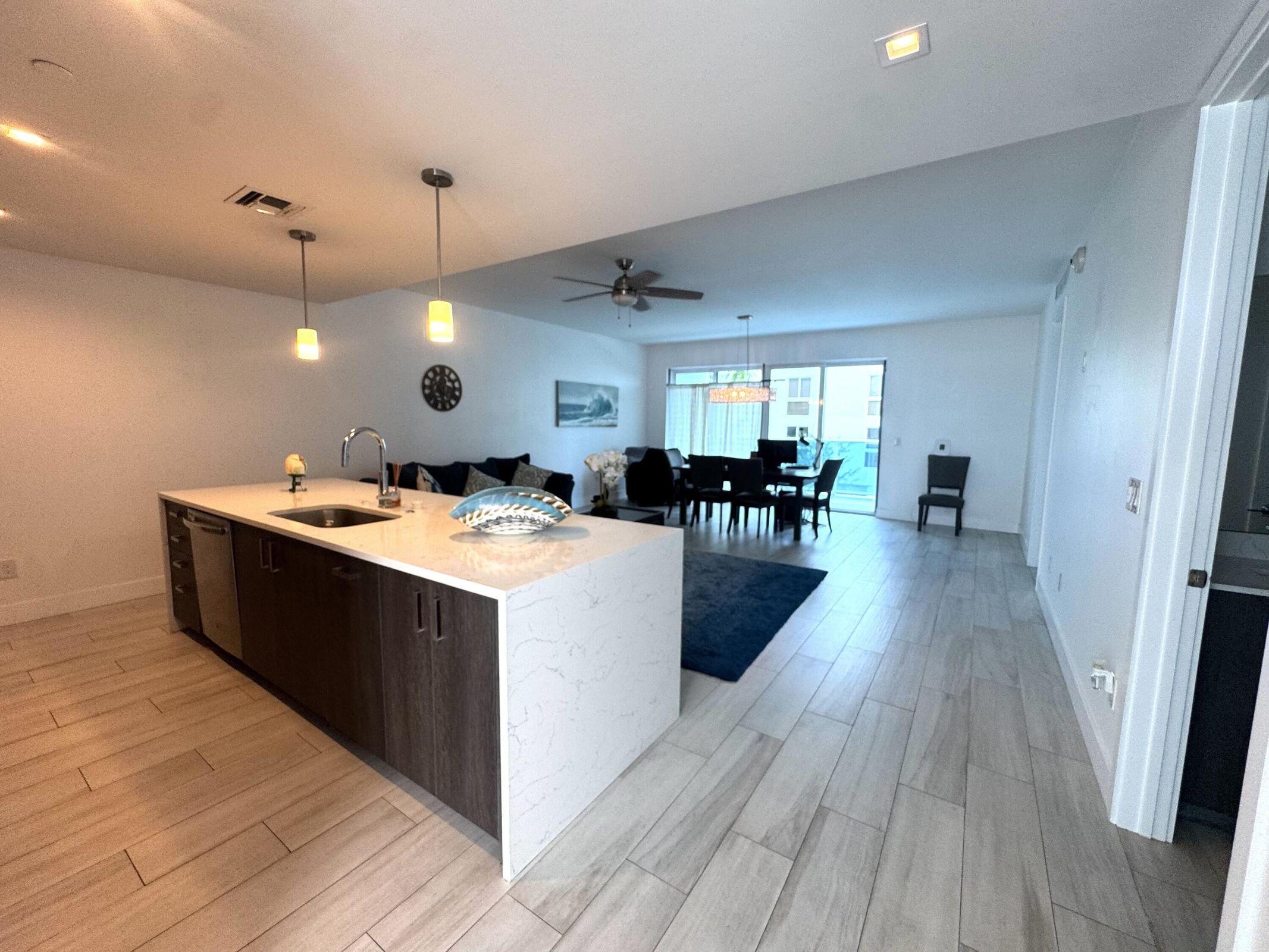 ONE LUXURY CONDO - Residential