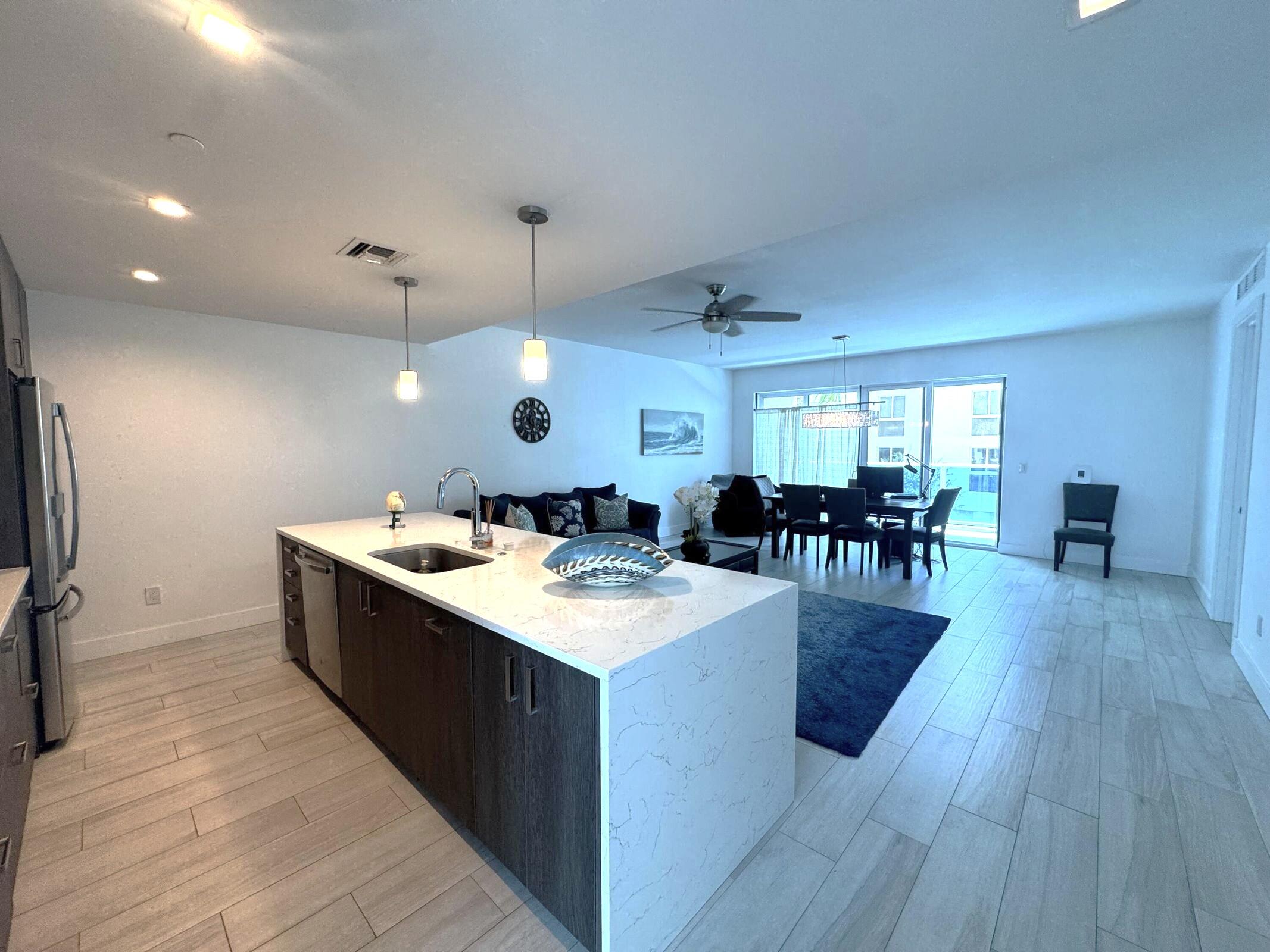 ONE LUXURY CONDO - Residential