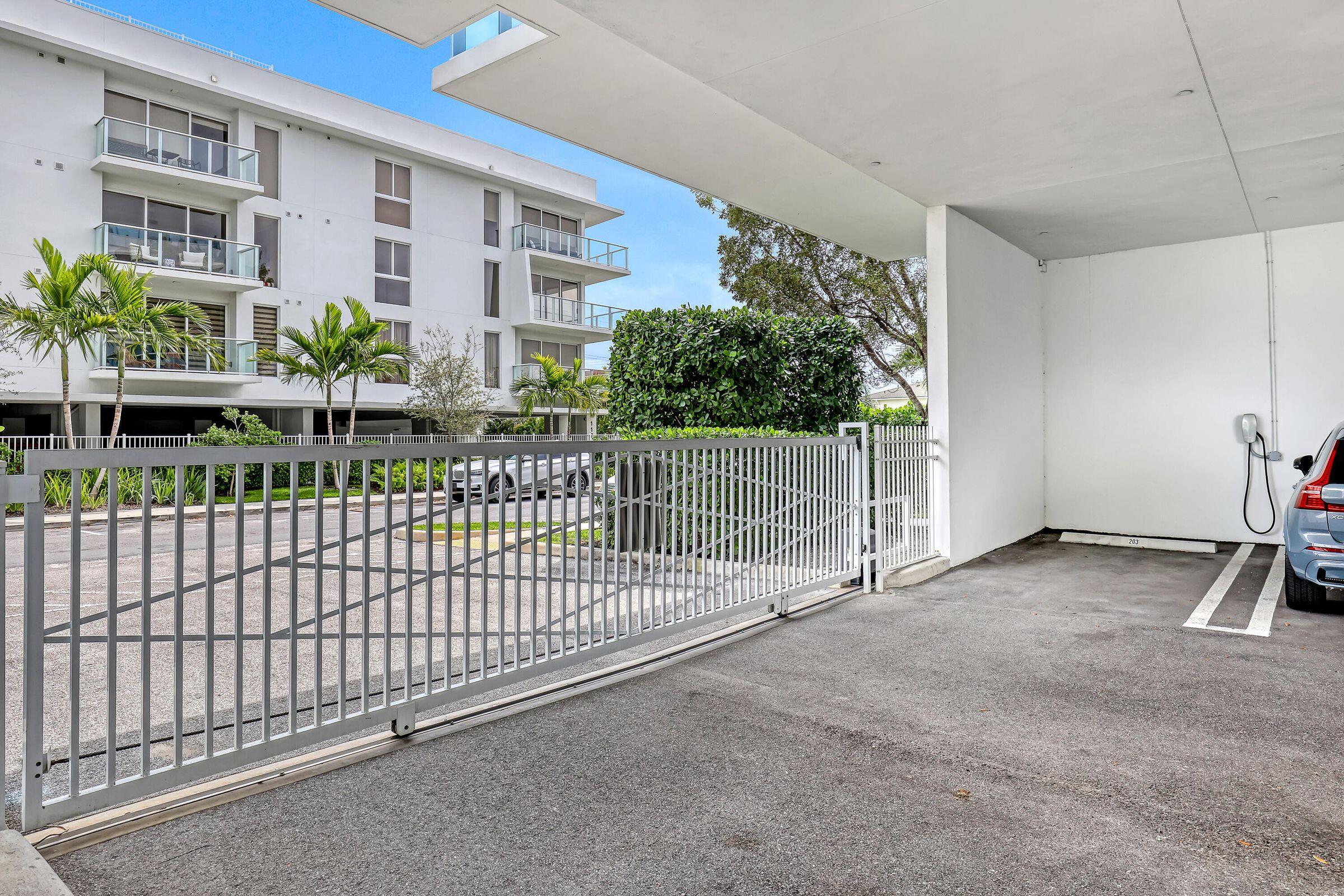 ONE LUXURY CONDO - Residential