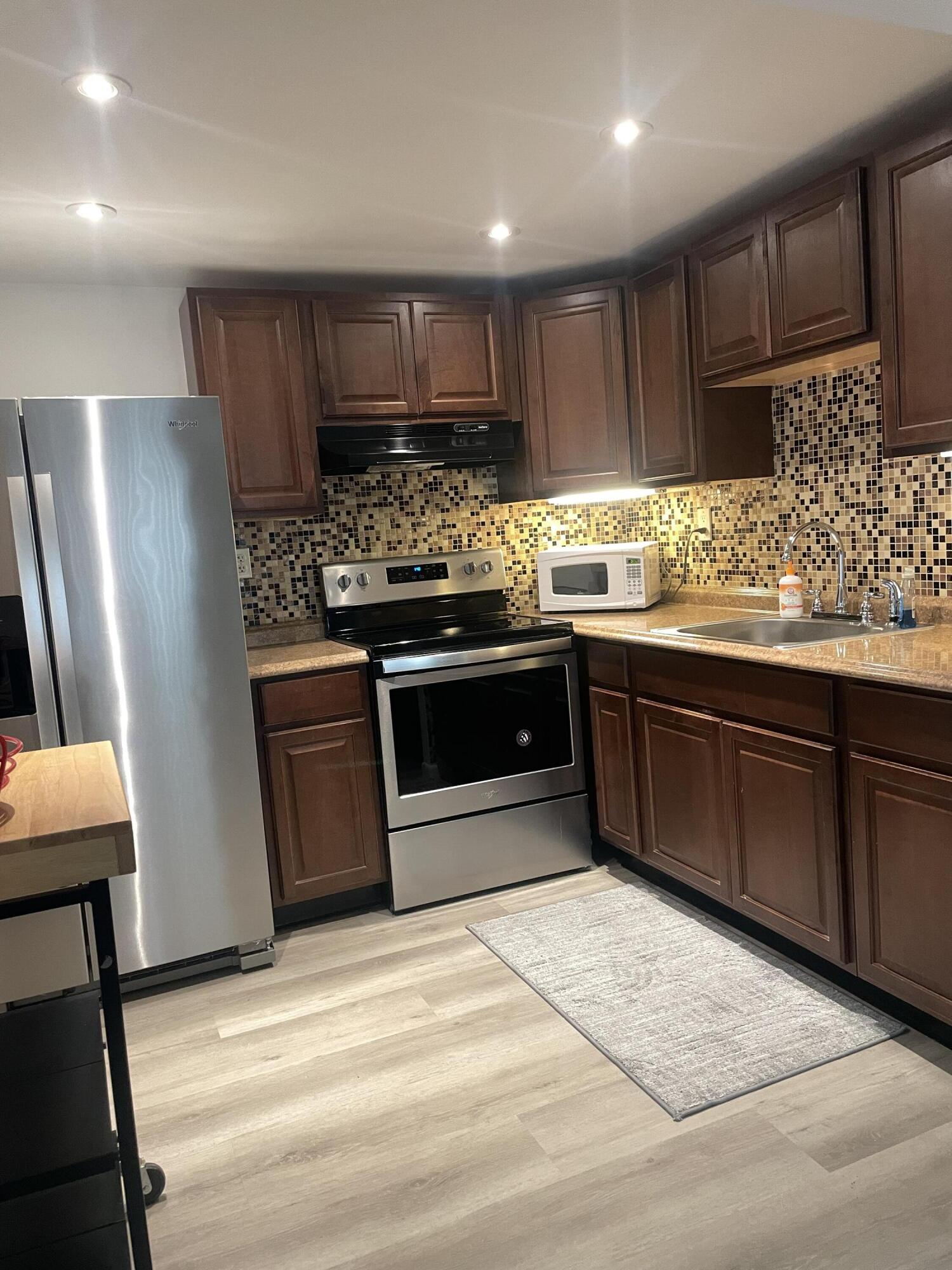 KINGS POINT BURGUNDY CONDOS - Residential Lease