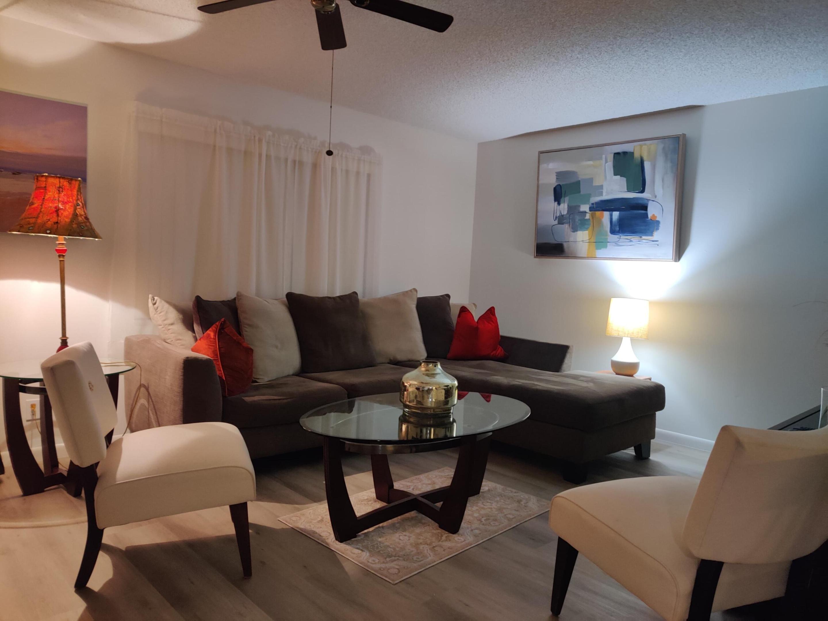 Beautifully decorated one Bedroom and 1/2 bathrooms,   in resort-style community Freshly Painted and new Flooring.