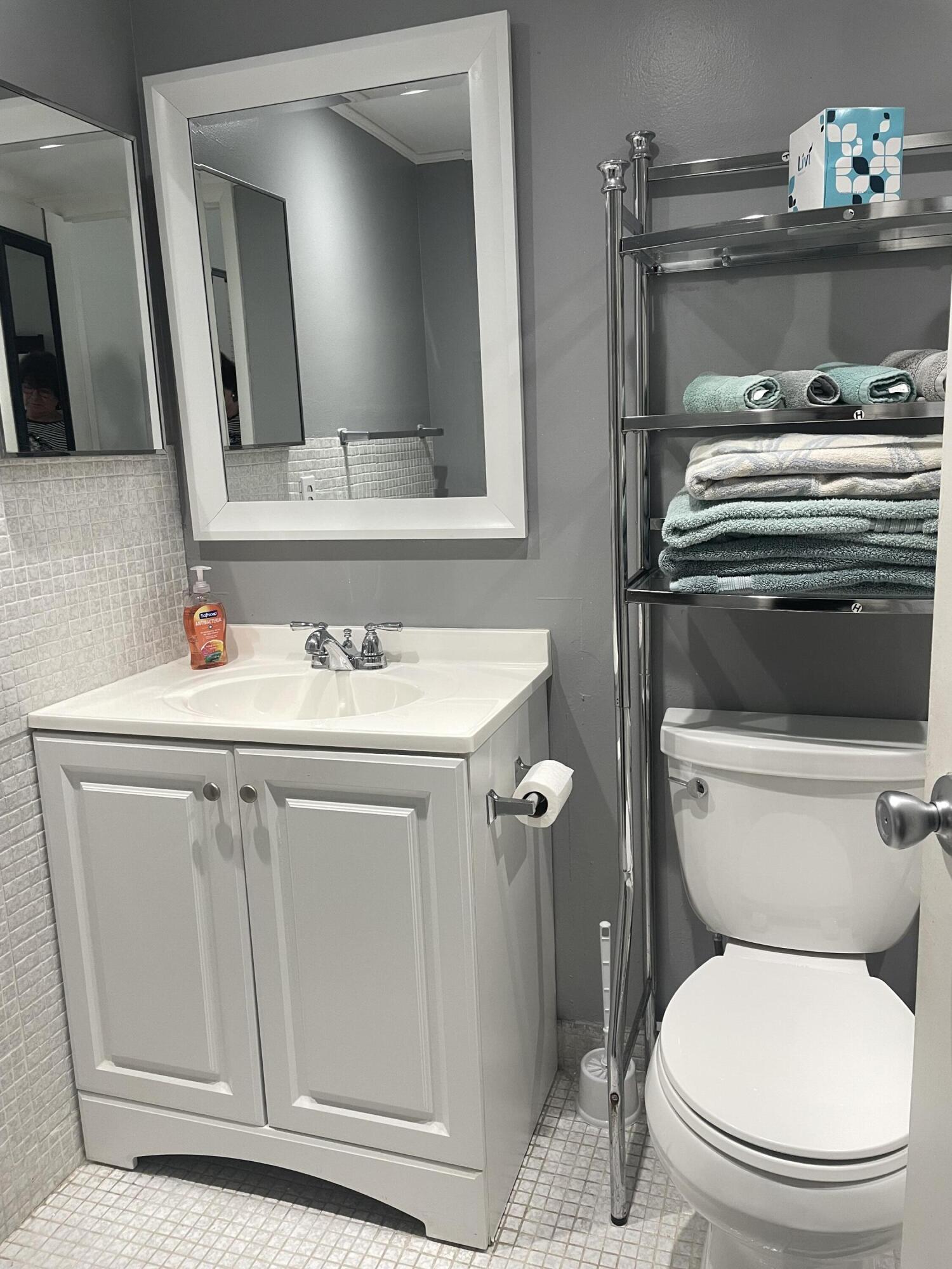 KINGS POINT BURGUNDY CONDOS - Residential Lease